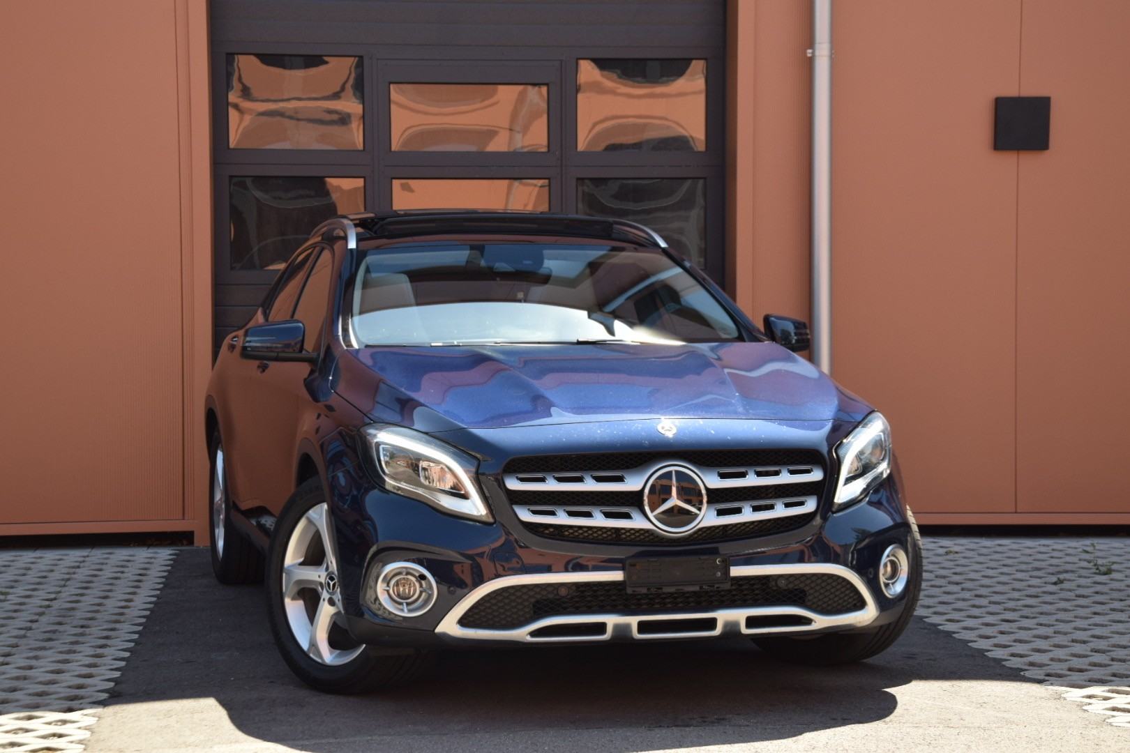 MERCEDES-BENZ GLA 220 d 4Matic 7G-DCT