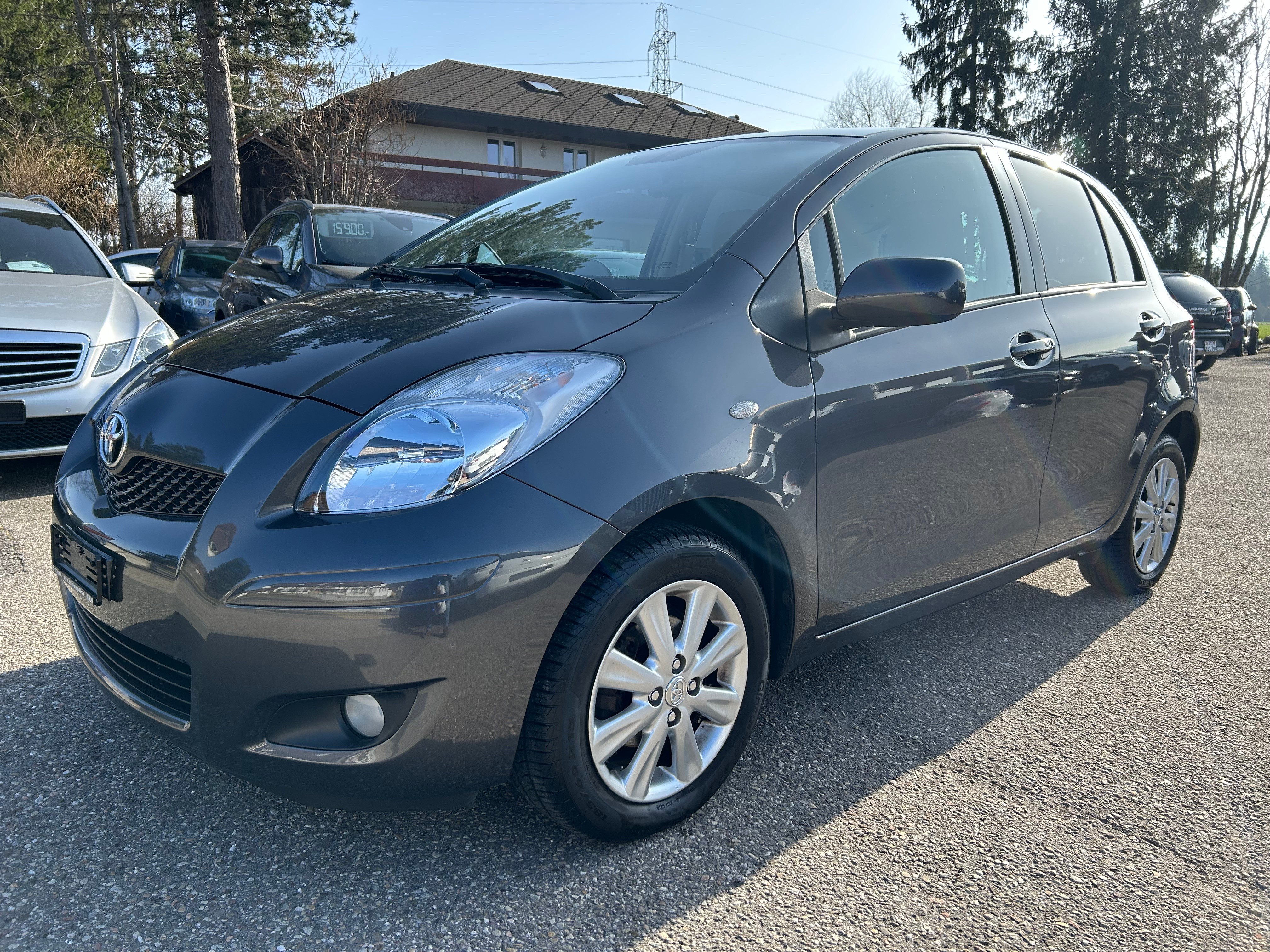 TOYOTA Yaris 1.33 Linea Sol Premium