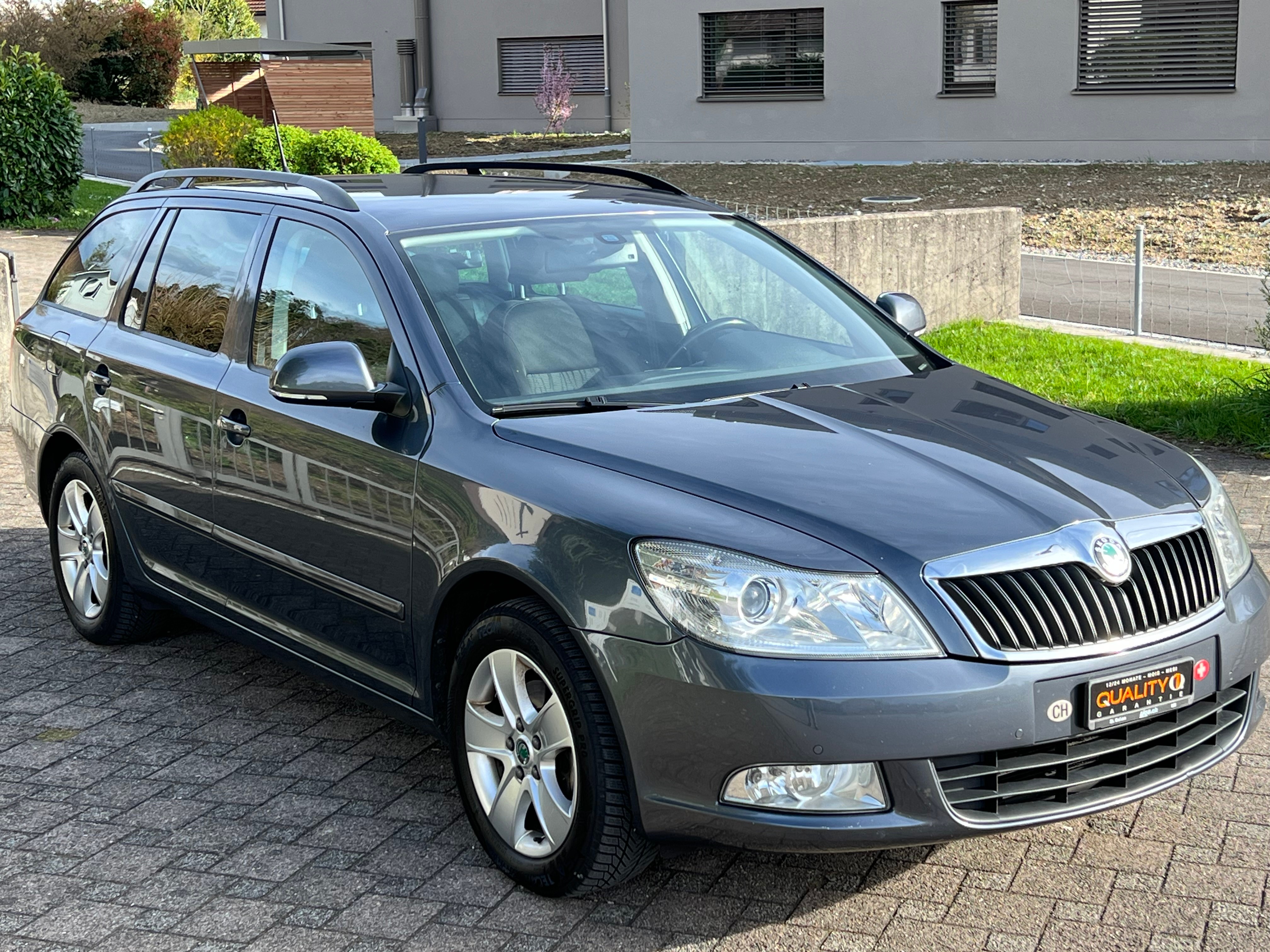 SKODA Octavia Combi 2.0 TDI Elegance 4x4 DSG