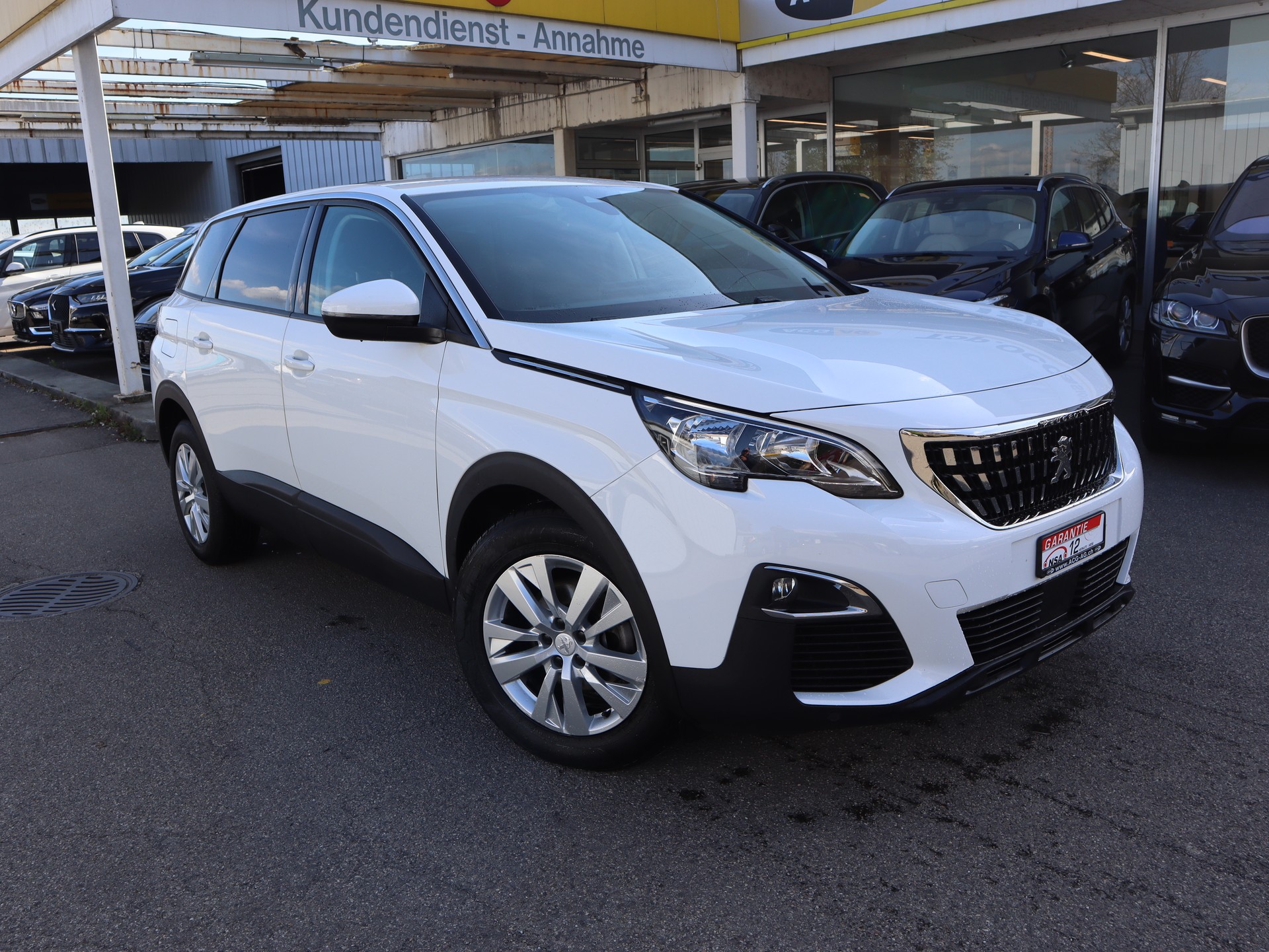 PEUGEOT 5008 1.5 BlueHDi Business Line EAT ** G.Navi mit RF-kamera ** Ab MFK & Service **