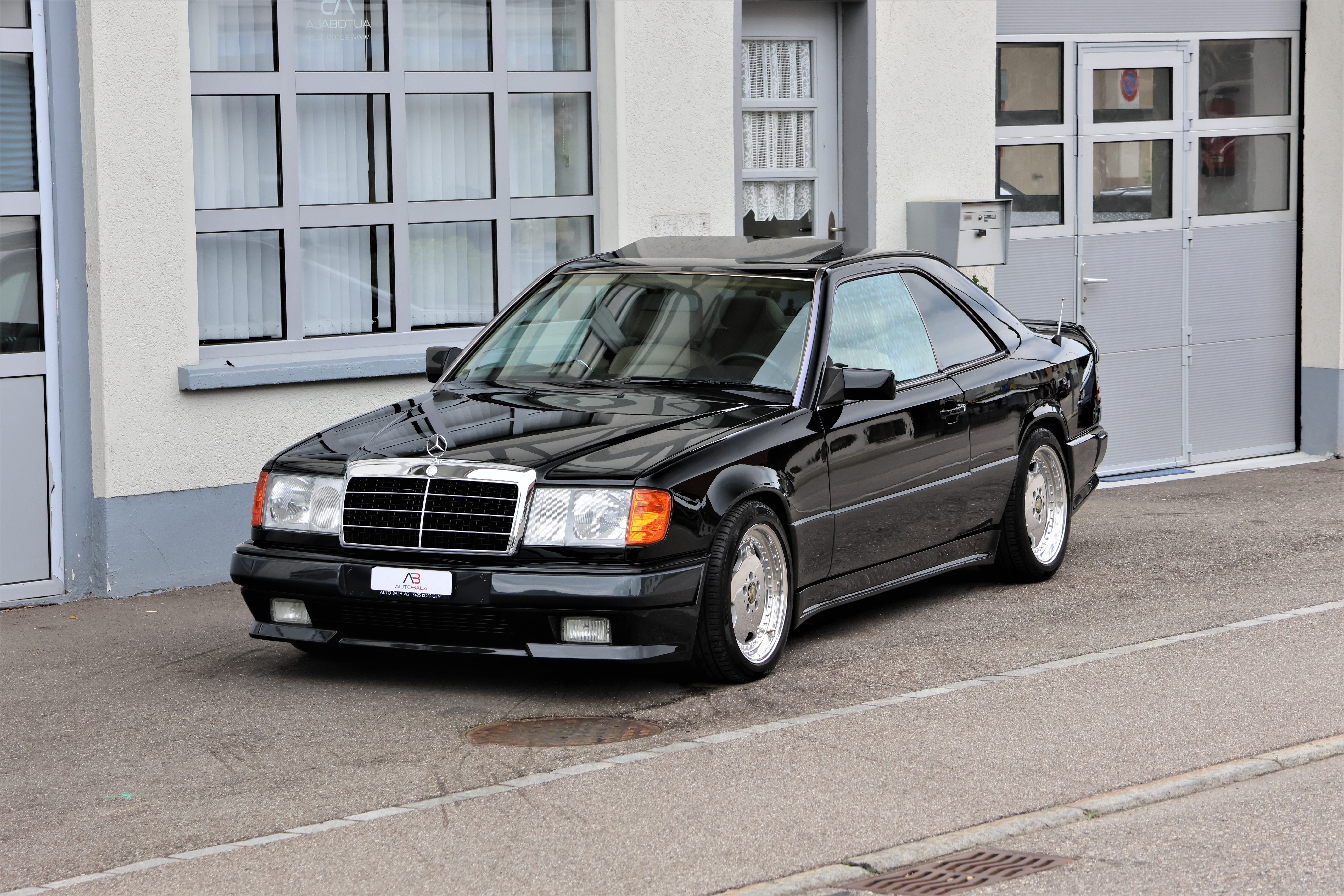 MERCEDES-BENZ 300 CE AMG