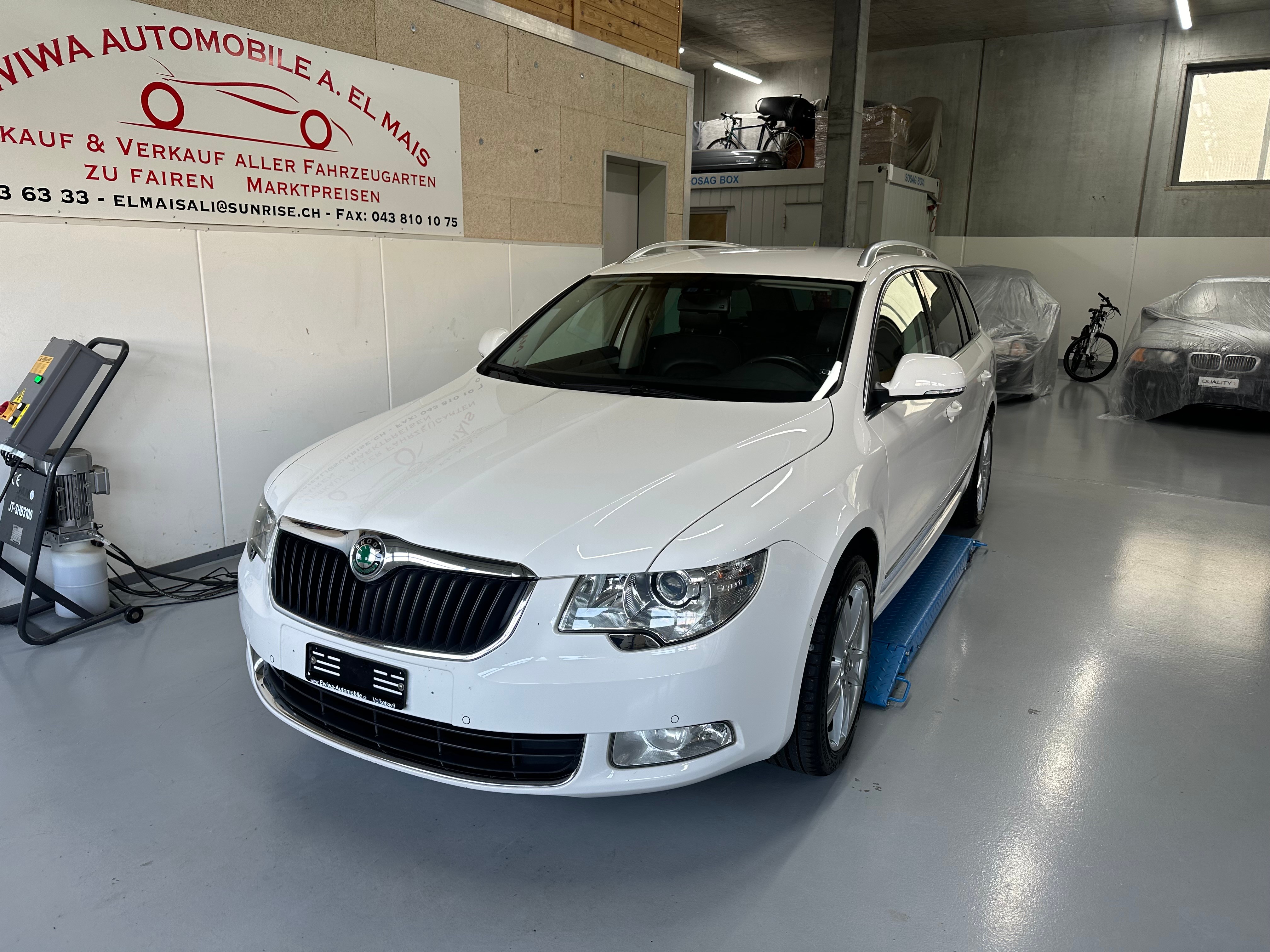 SKODA Superb Combi 2.0 TSI Ambition DSG