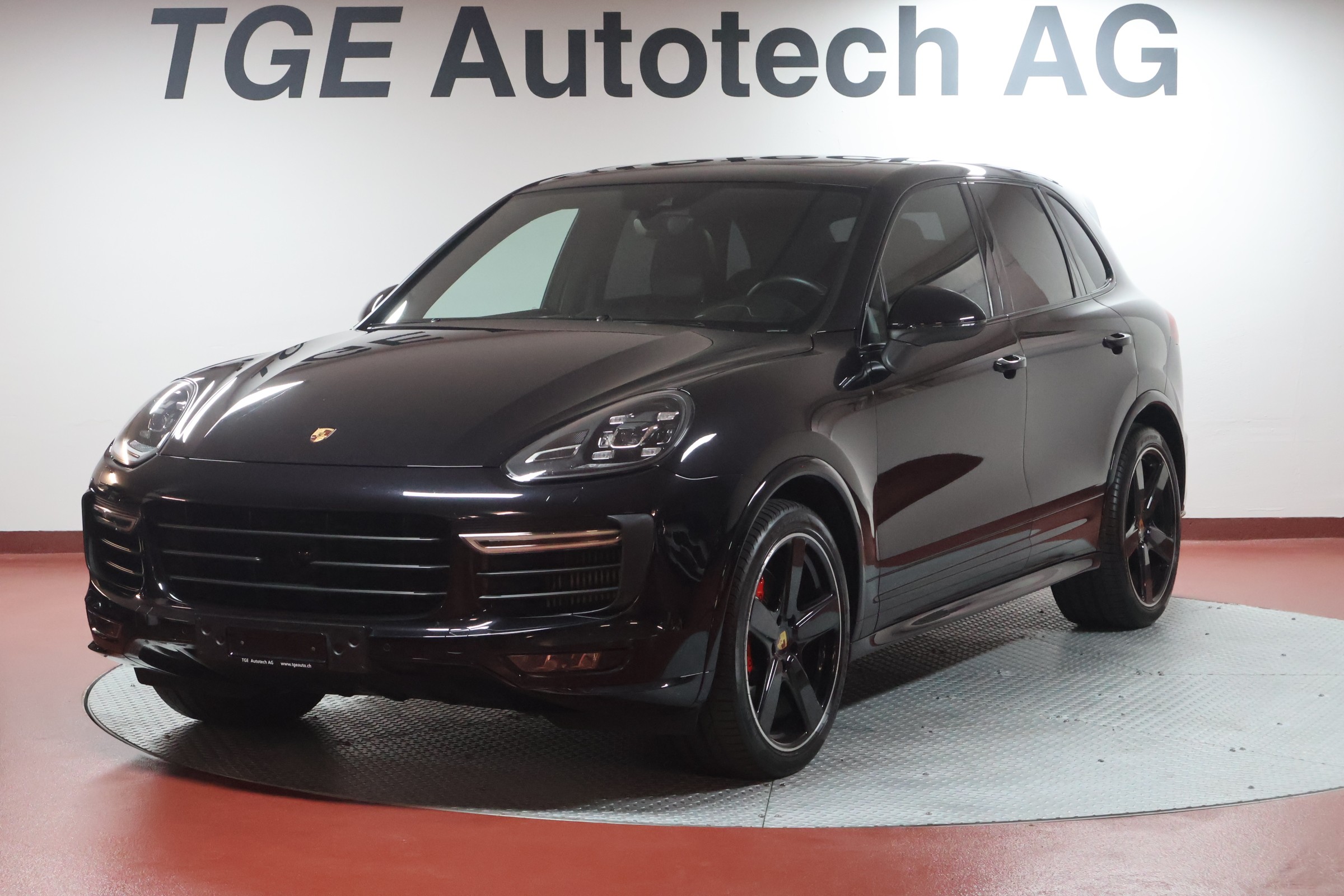 PORSCHE Cayenne GTS