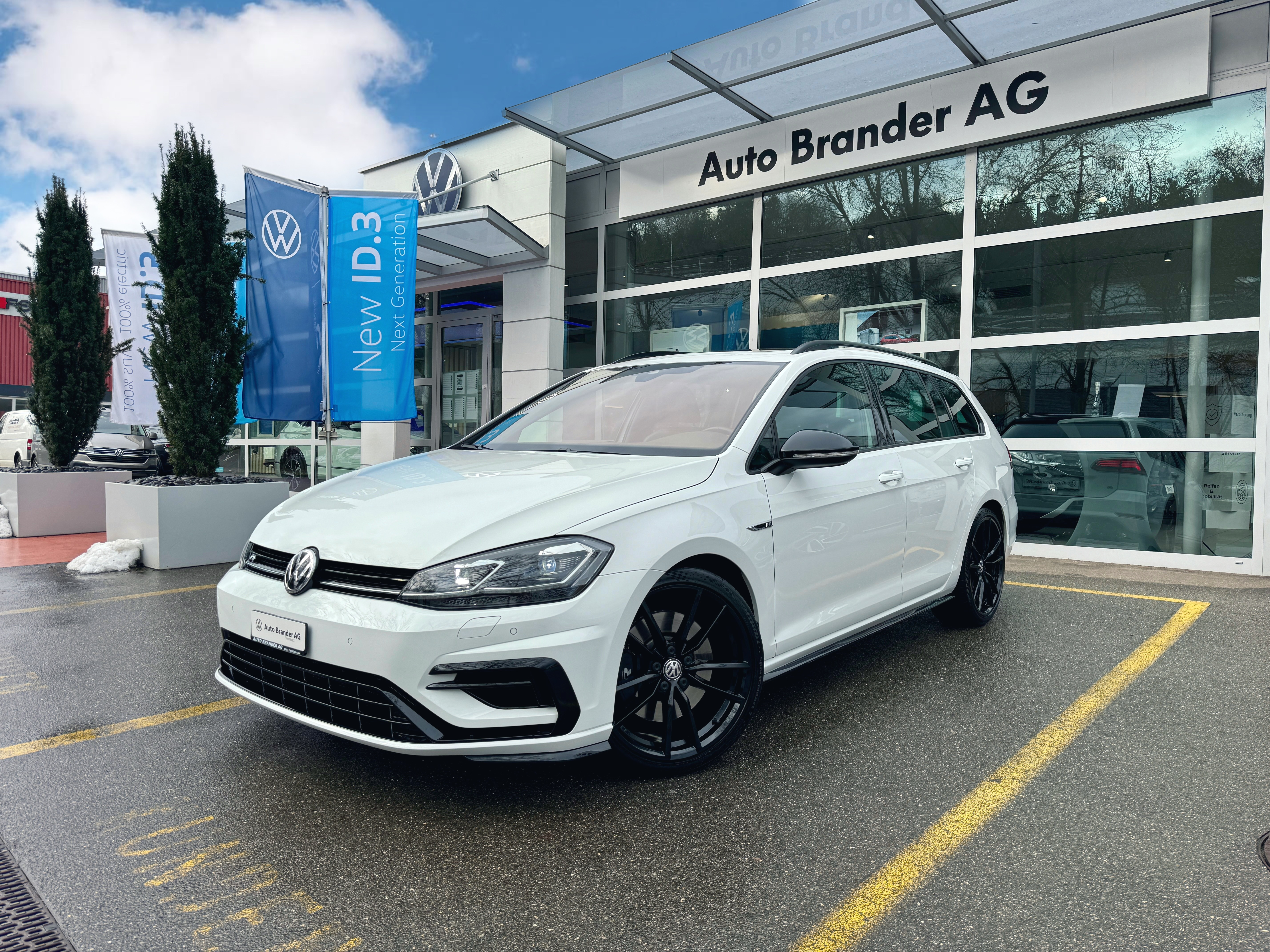 VW Golf Variant 2.0 TSI R 4Motion DSG