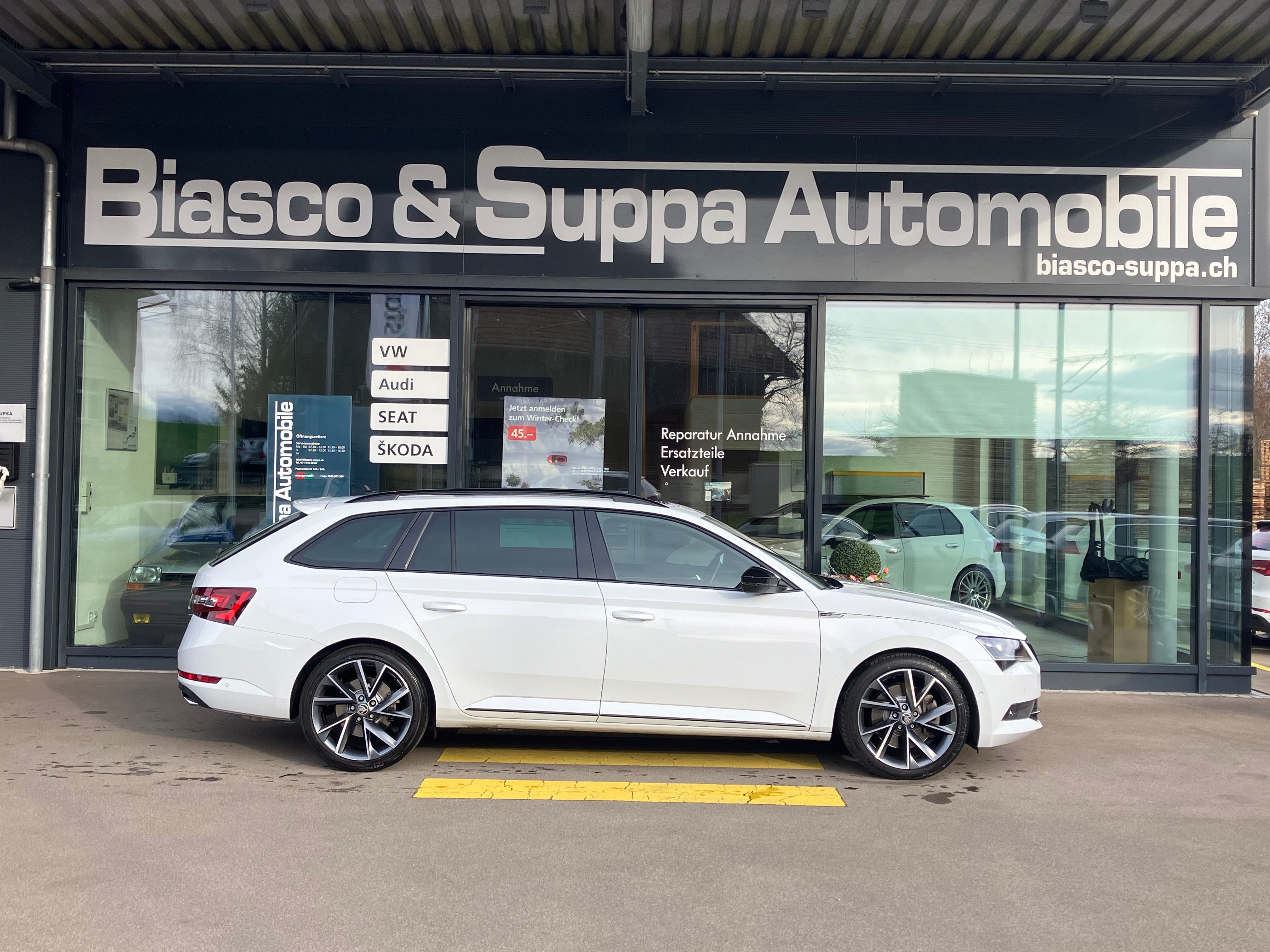 SKODA Superb Combi 2.0 TSI SportLine+ DSG 4x4