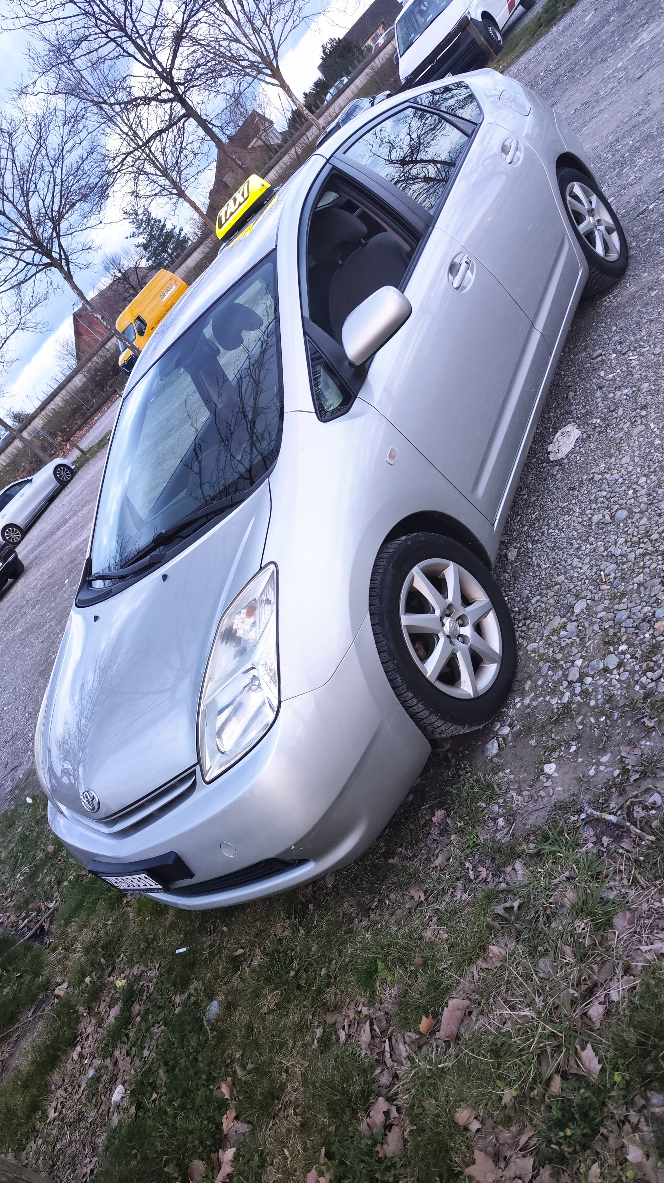 TOYOTA Prius 1.5 16V Hybrid