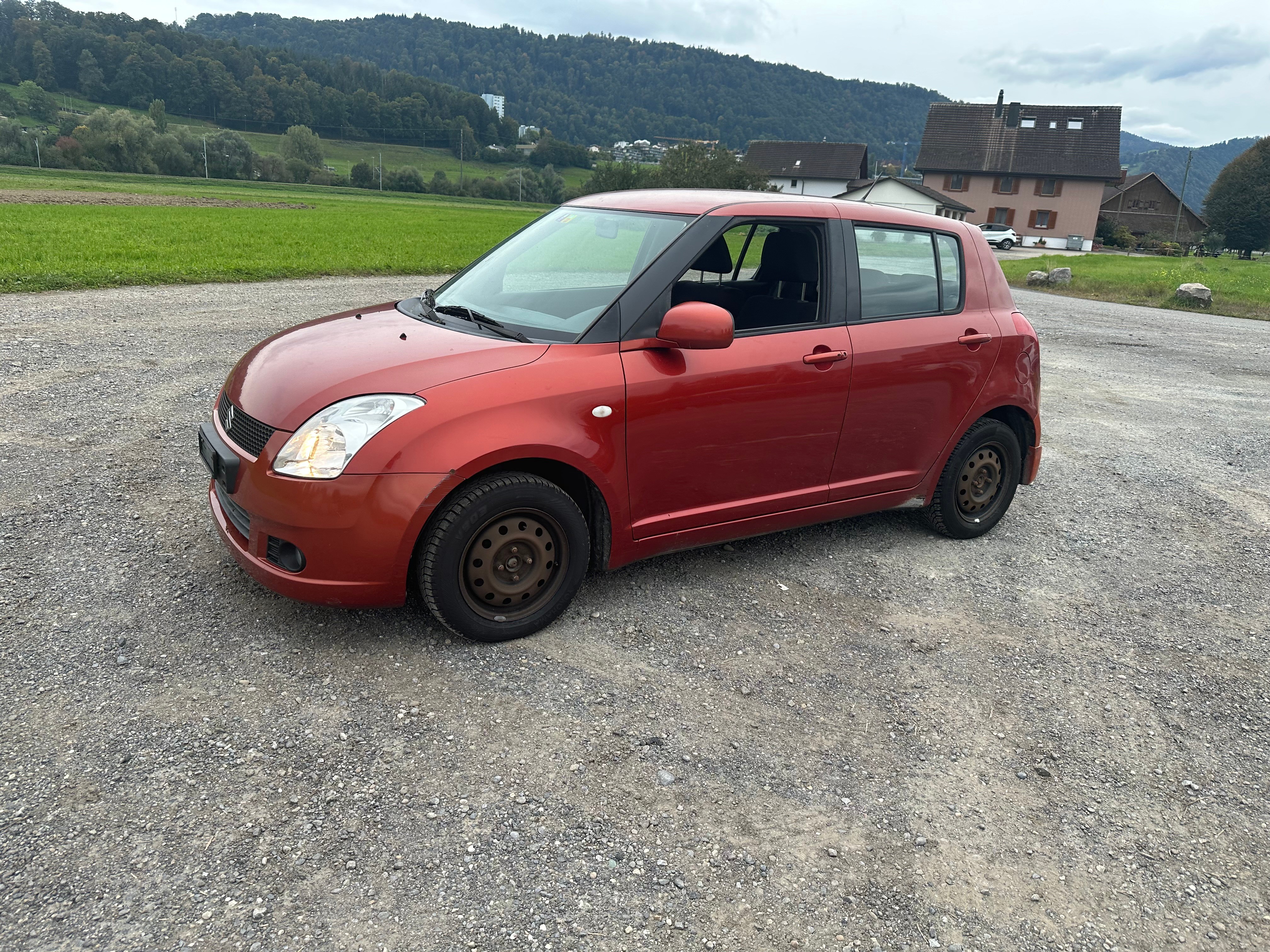 SUZUKI Swift 1.3i 16V GL 4x4