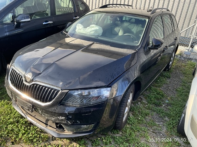 SKODA Octavia Combi 2.0 TDI Elegance DSG