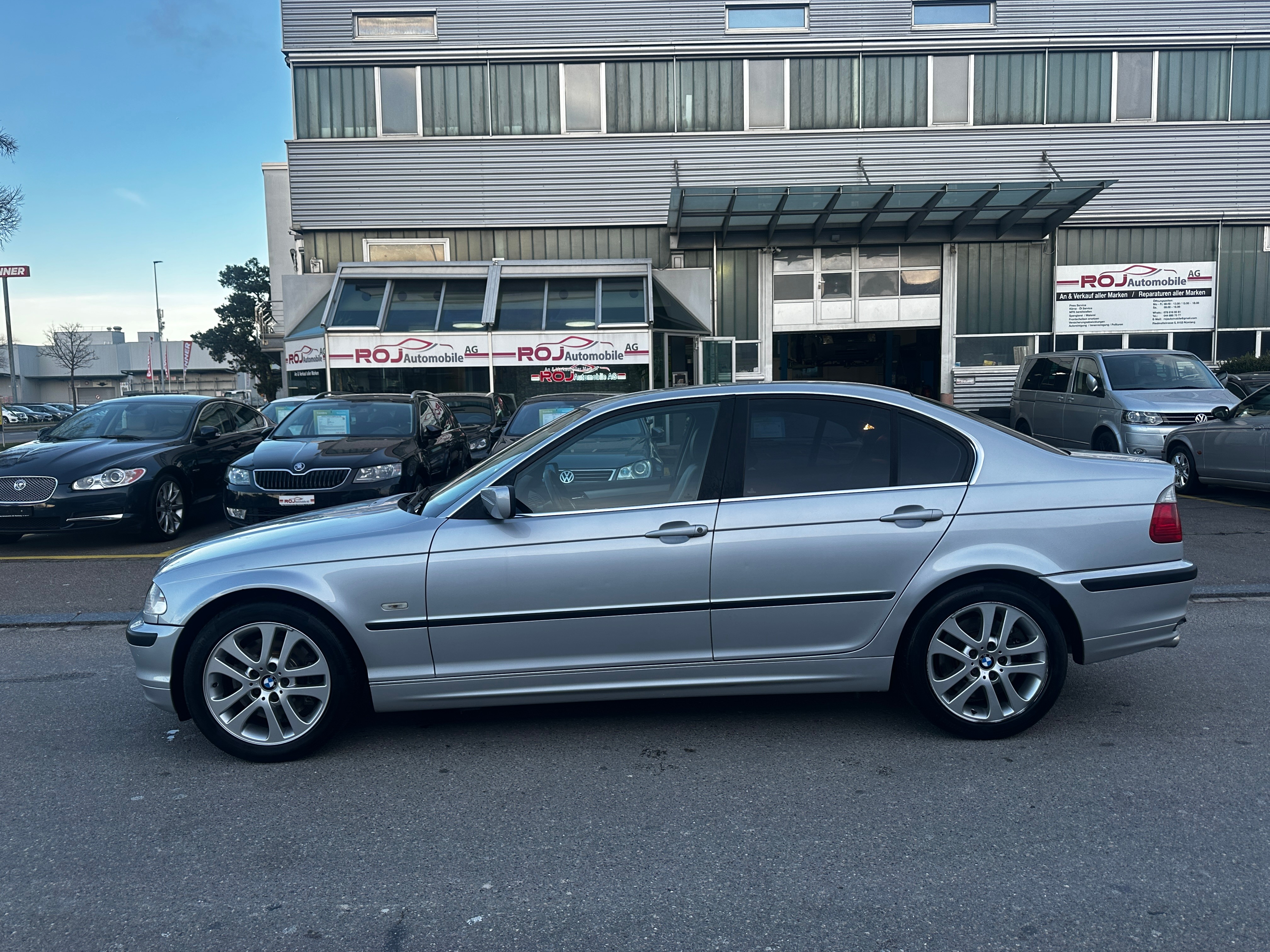 BMW 330i