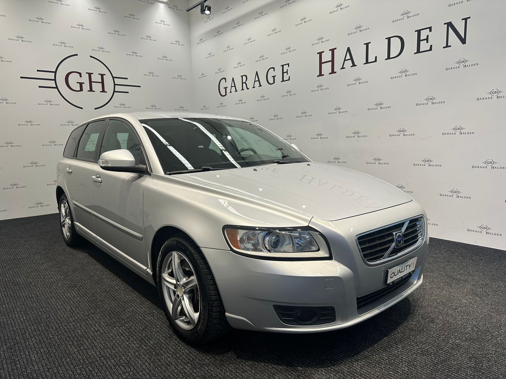 VOLVO V50 2.0D Momentum Powershift