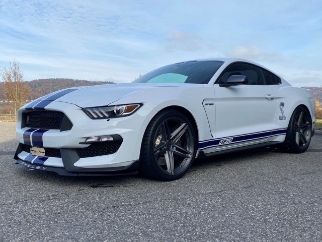 FORD MUSTANG Shelby GT 350