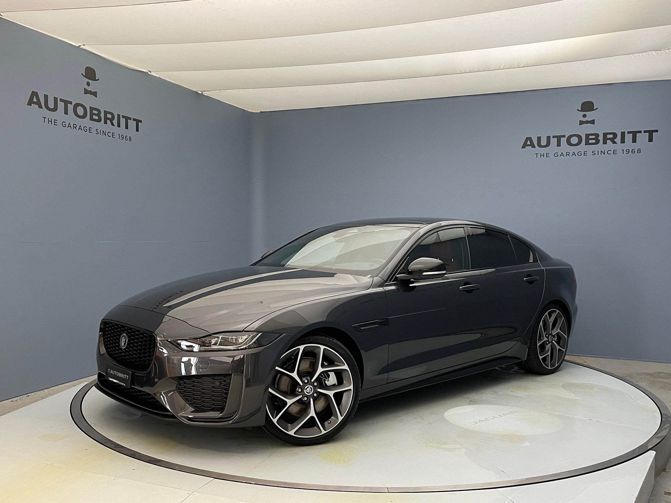 JAGUAR XE 2.0 T 300 Sport AWD