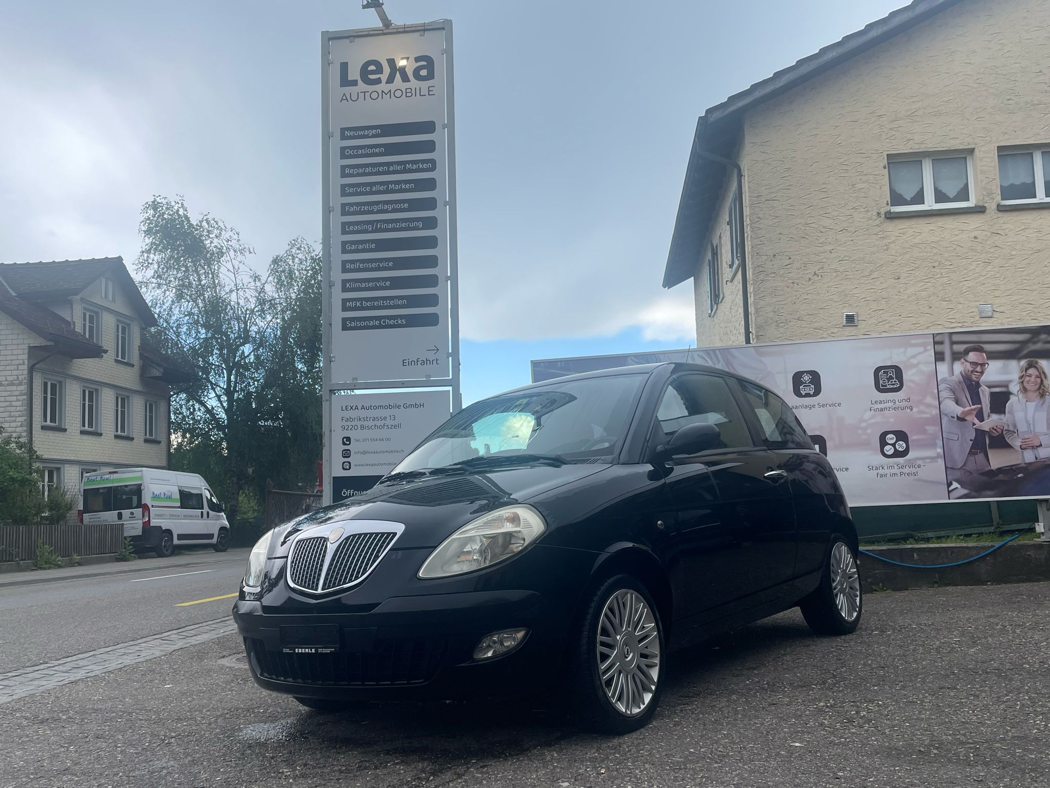 LANCIA Ypsilon 1.4 16V Momo