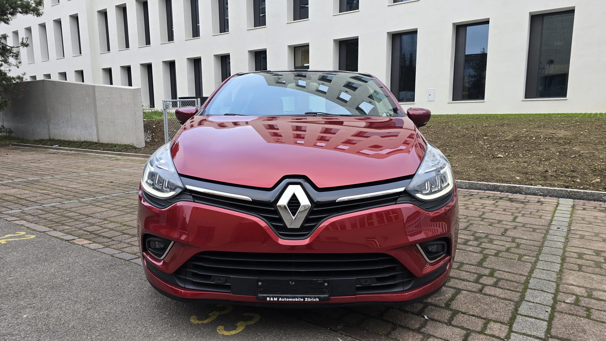 RENAULT Clio 1.2 16V T Swiss Edition