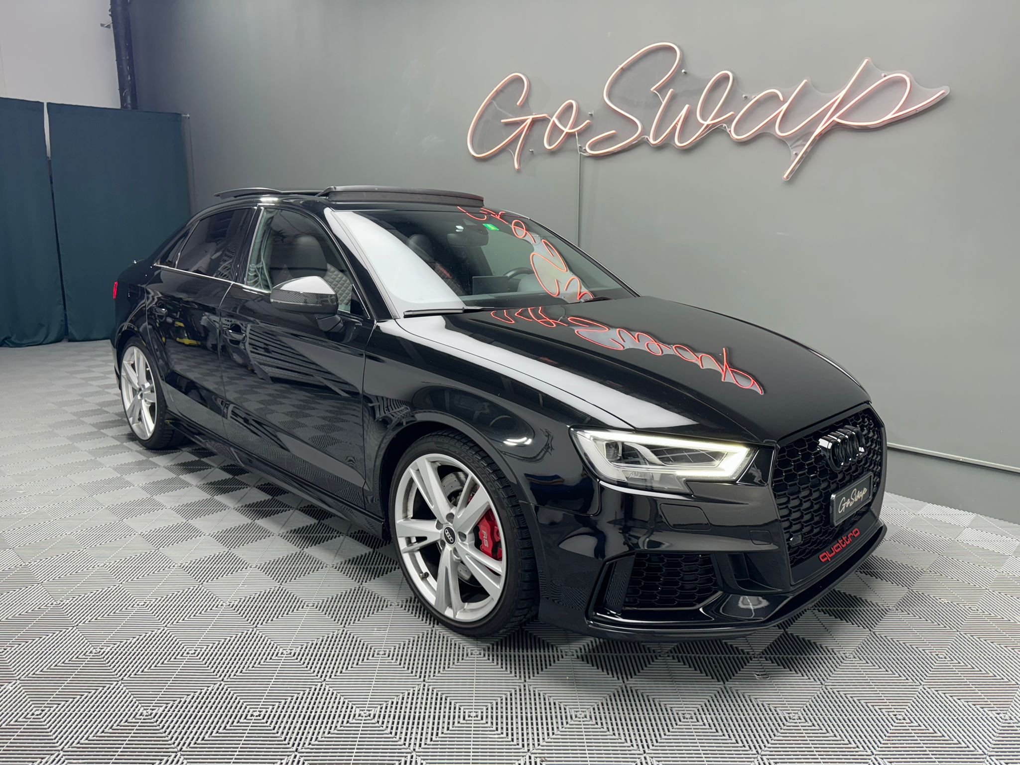 AUDI RS3 Limousine 2.5 TSI quattro S-tronic Milltek