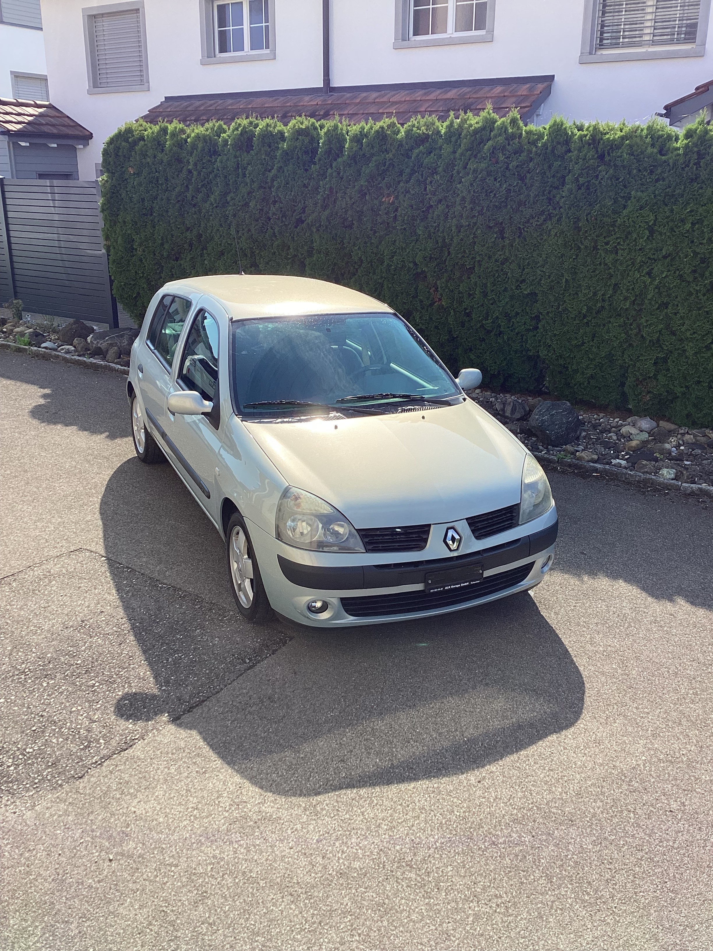 RENAULT Clio 1.4 16V Extrême