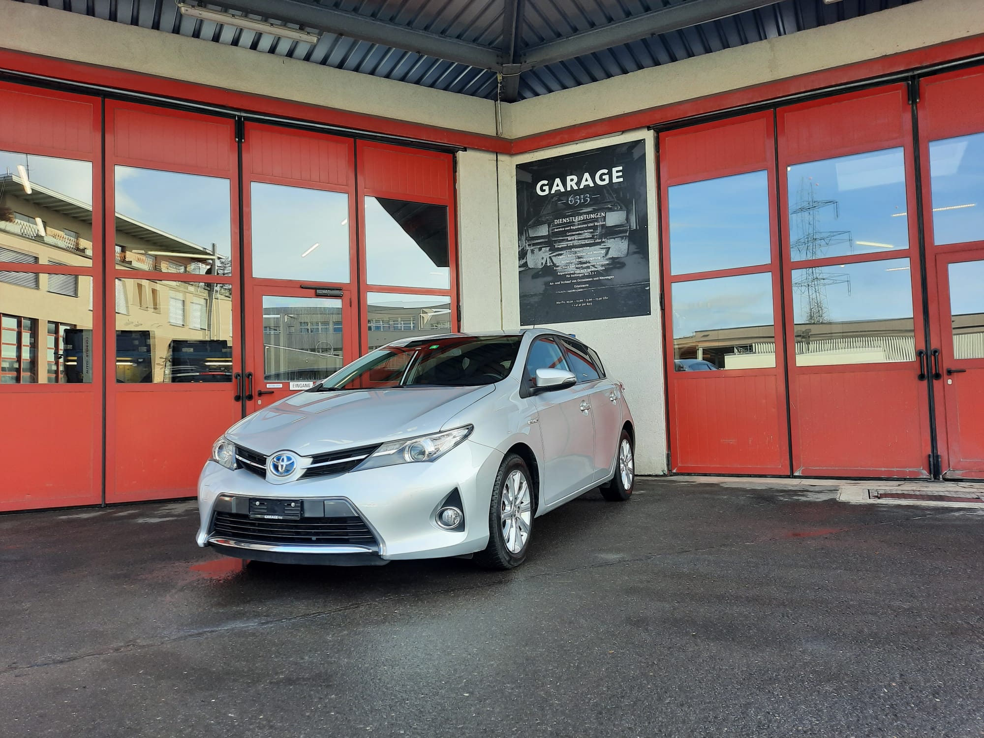 TOYOTA Auris 1.8 16V HSD Linea Luna