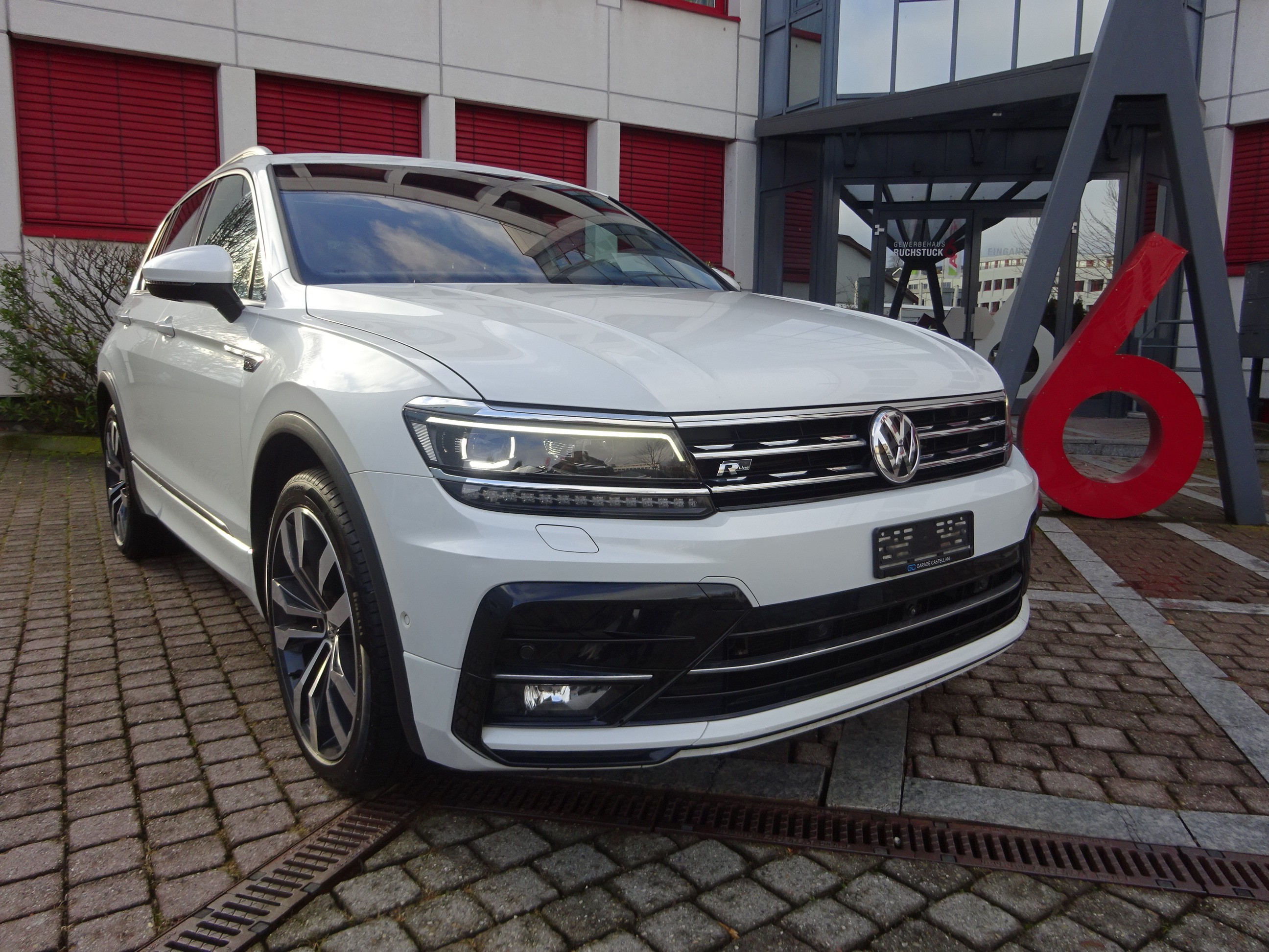 VW Tiguan 2.0TSI 230PS R-Line Highline 4M