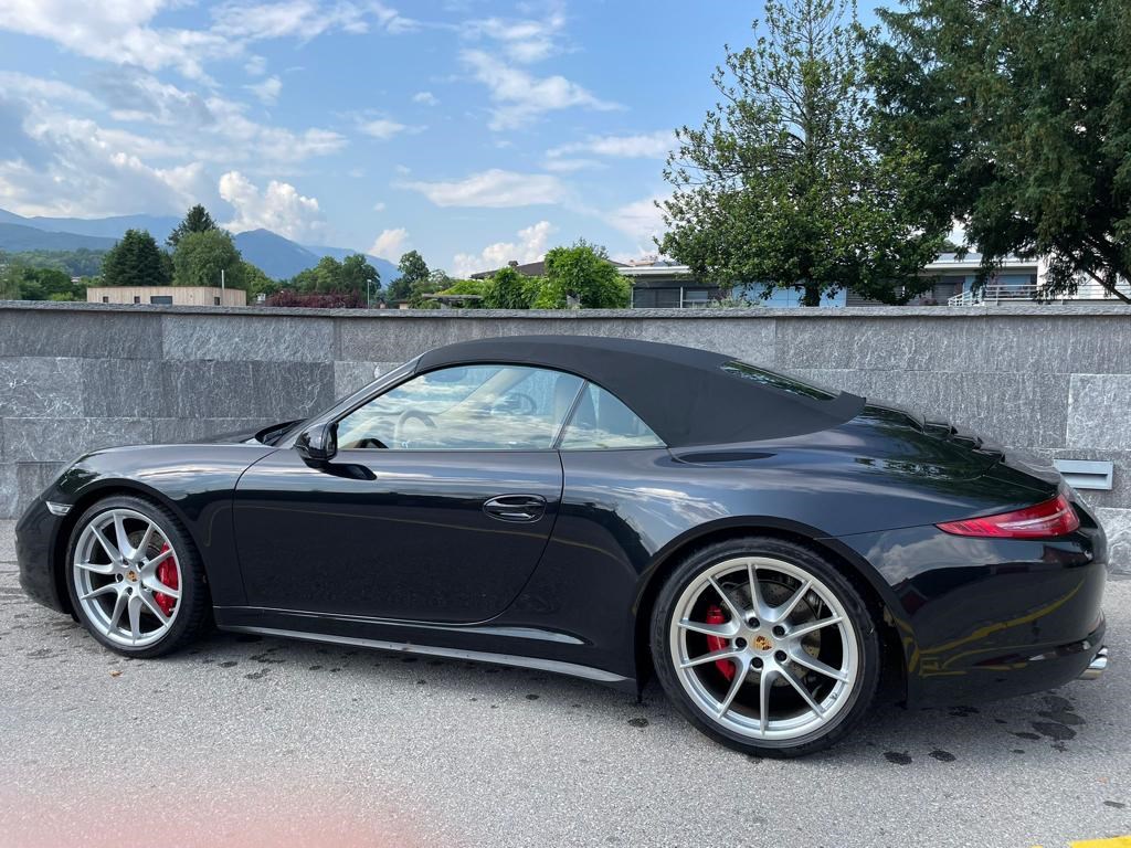 PORSCHE 911 Cabrio Carrera 4S