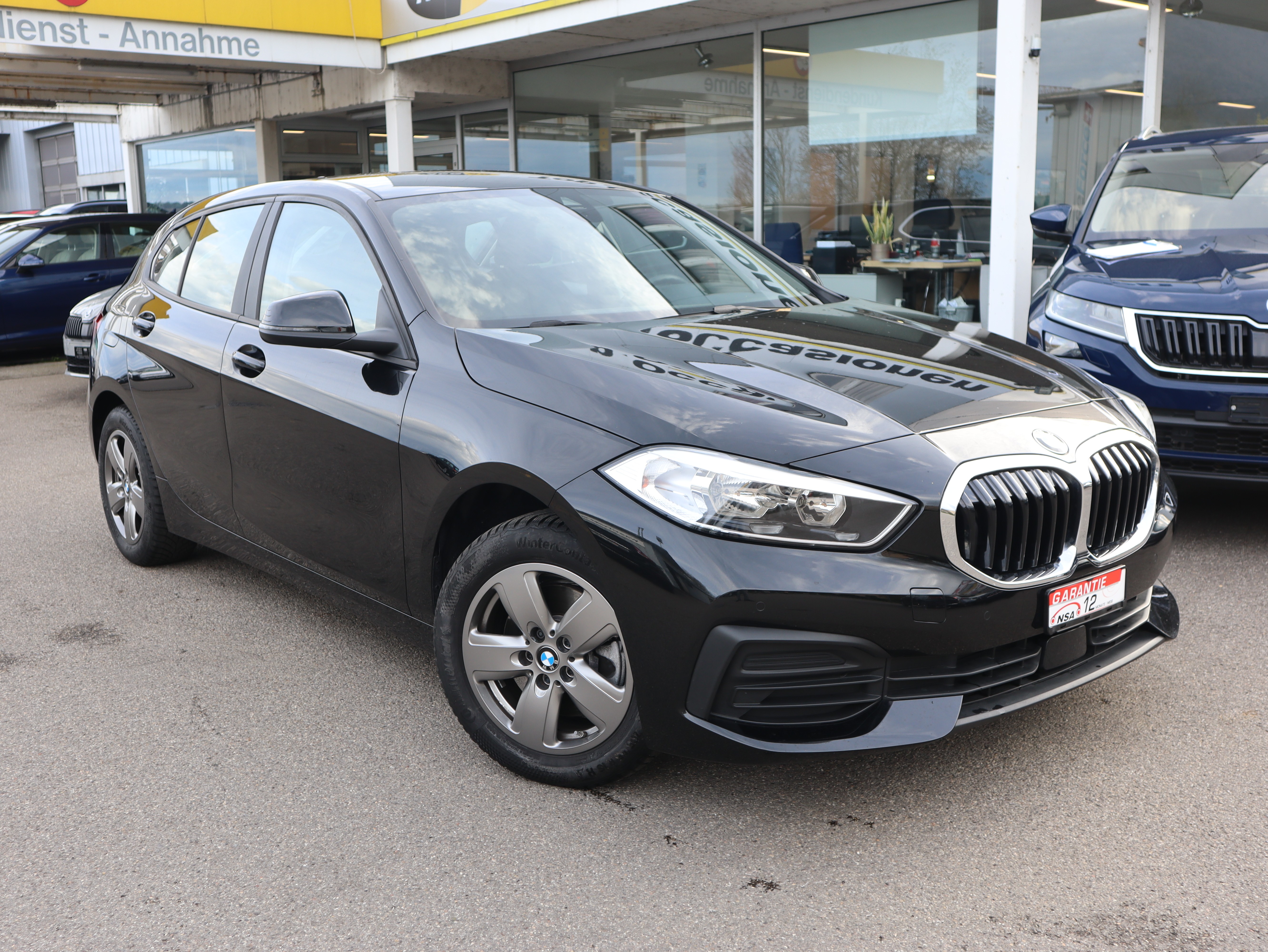 BMW 118i Steptronic ** Gr-Navigation ** PDC ** Neues Modell **