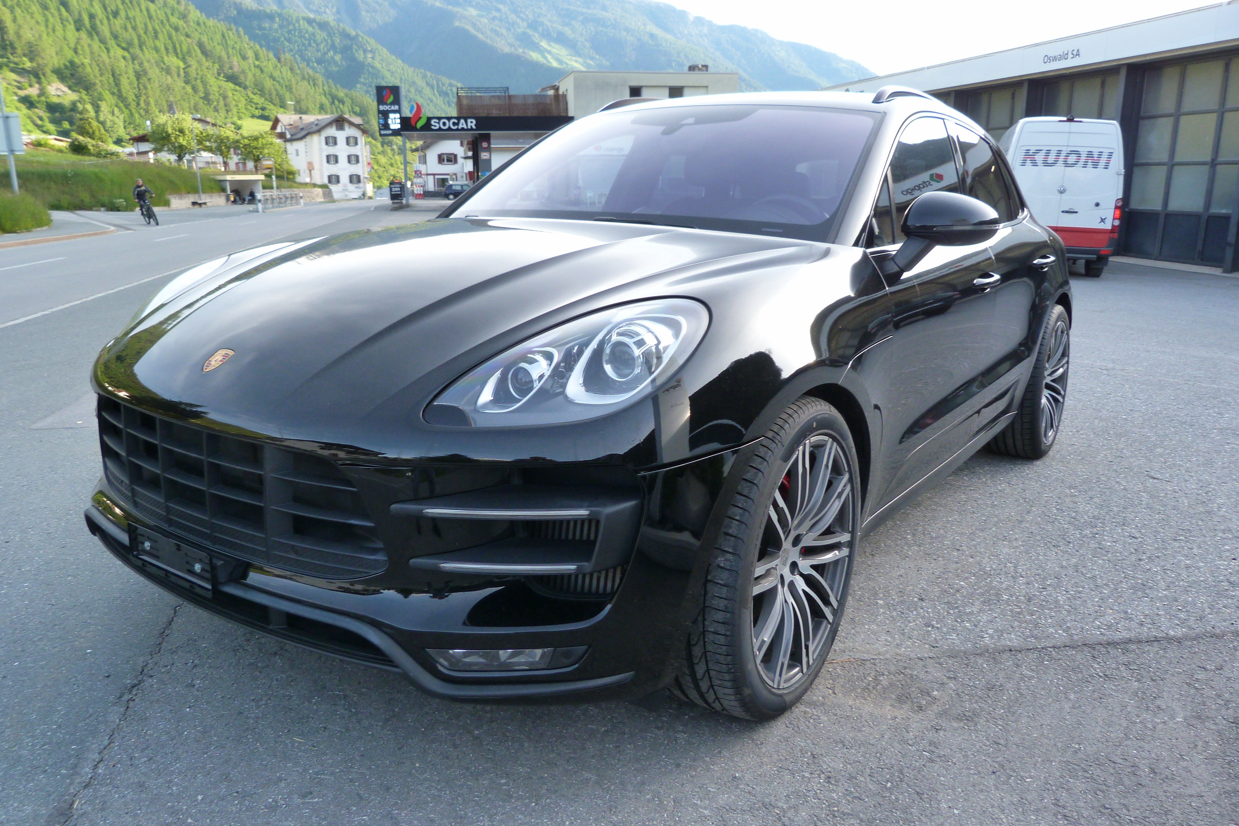 PORSCHE Macan Turbo PDK