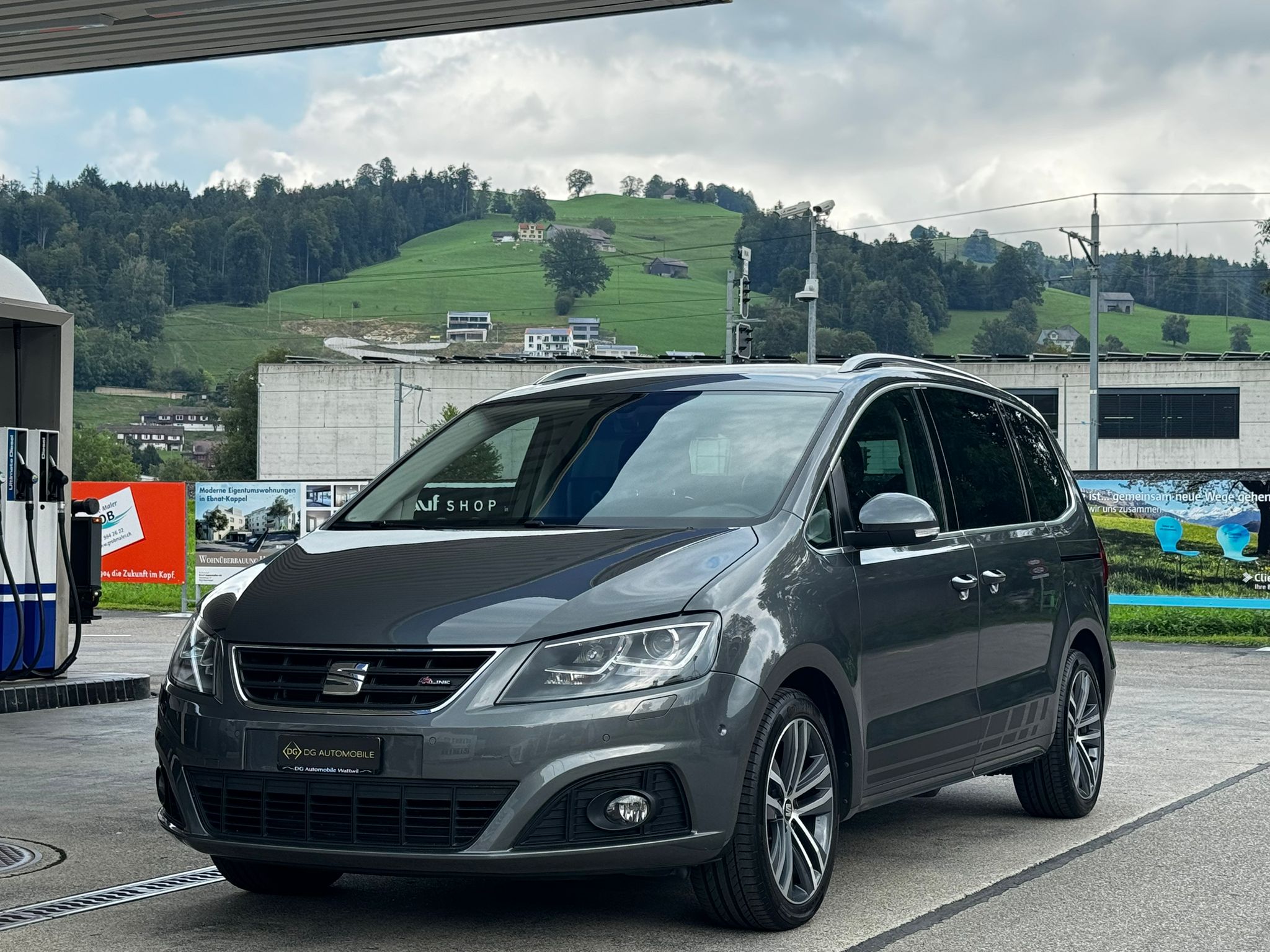 SEAT Alhambra 1.4 TSI FR Line DSG *CH-Fahrzeug**7-Plätzer**2 Integrierte Kindersitze**Anhängerkupplung*