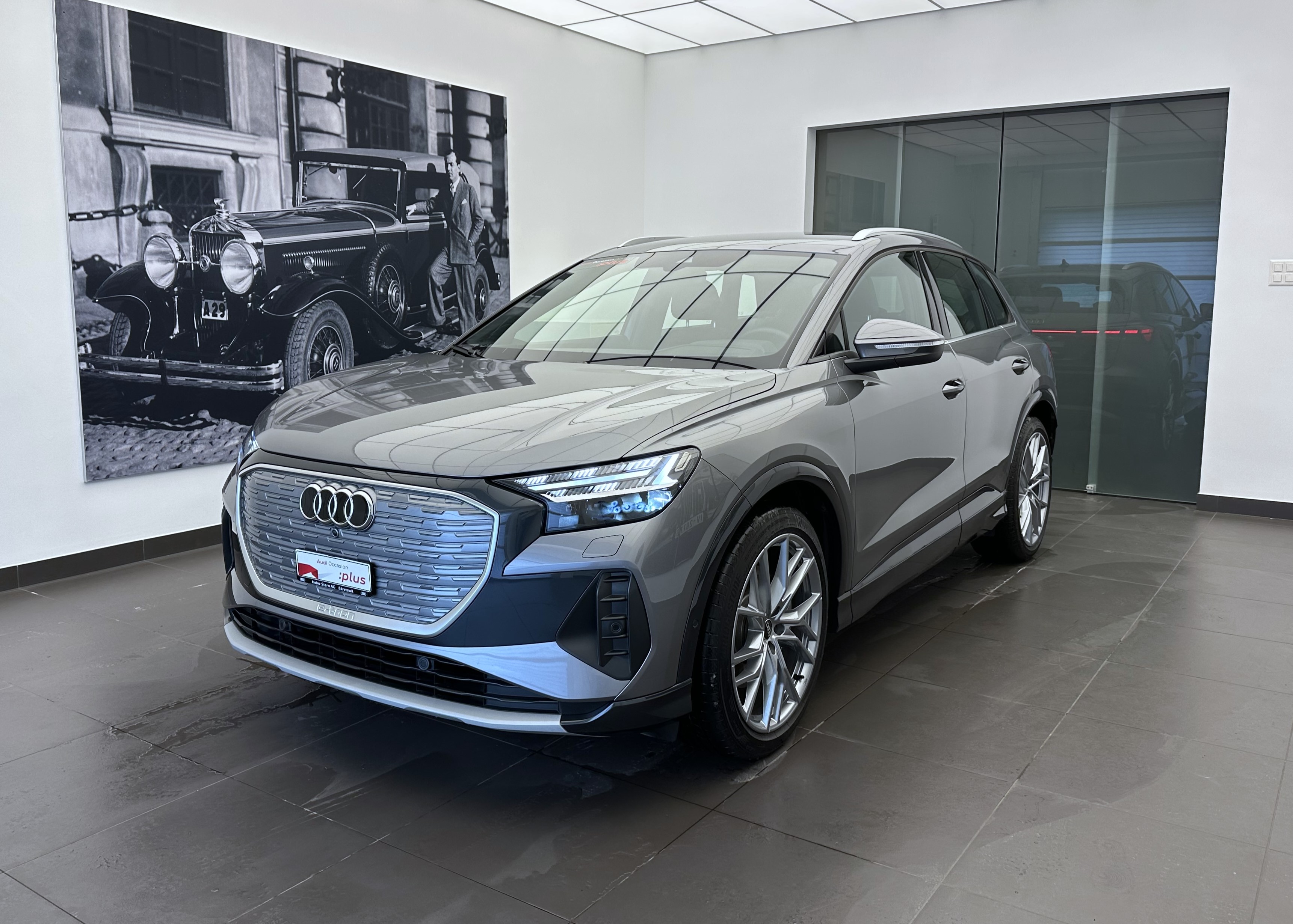 AUDI Q4 e-tron 50 quattro