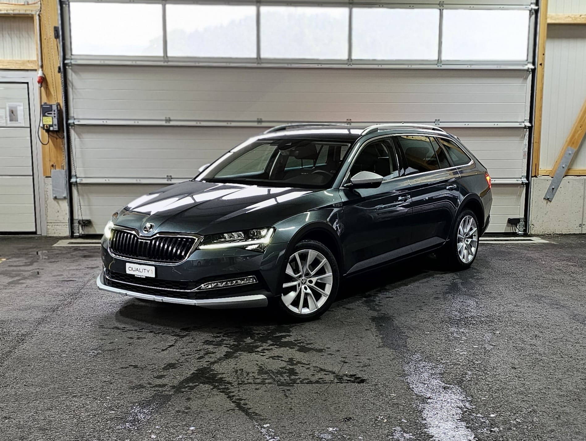 SKODA Superb 2.0 TDi Scout 4x4 DSG CH-Fahrzeug