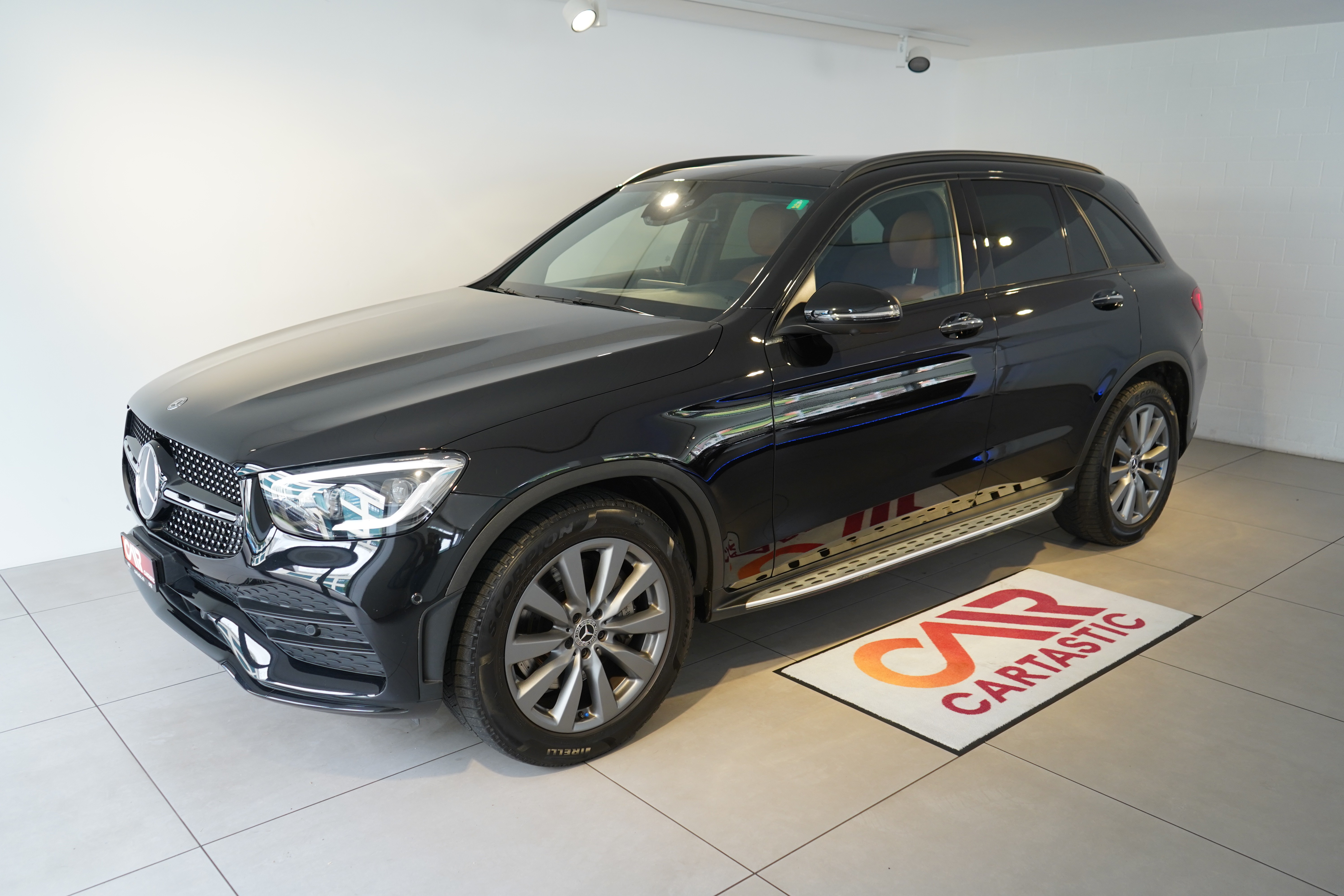 MERCEDES-BENZ GLC 300 AMG Line 4Matic