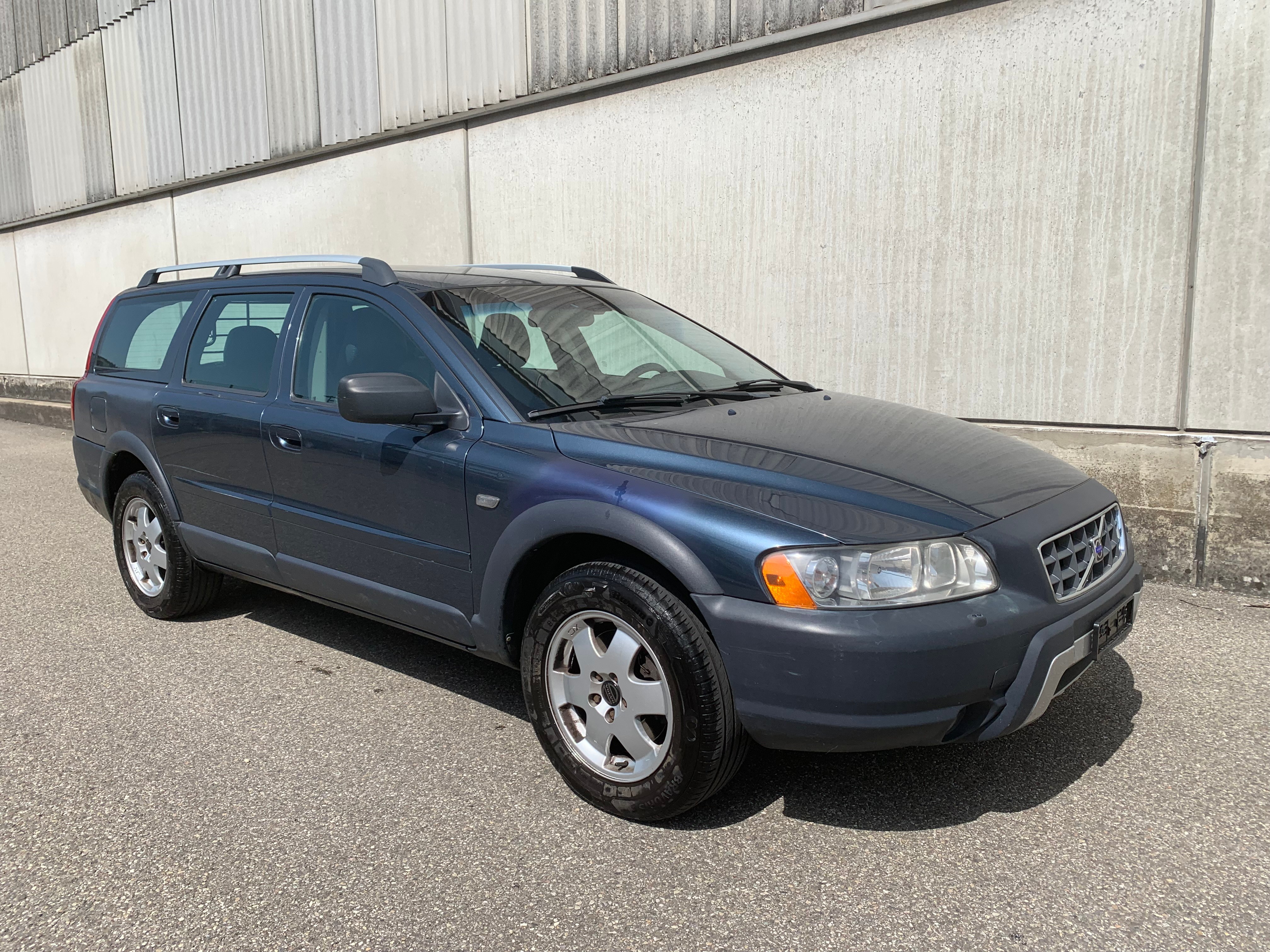 VOLVO XC70 2.4D(D5)AWD Momentum