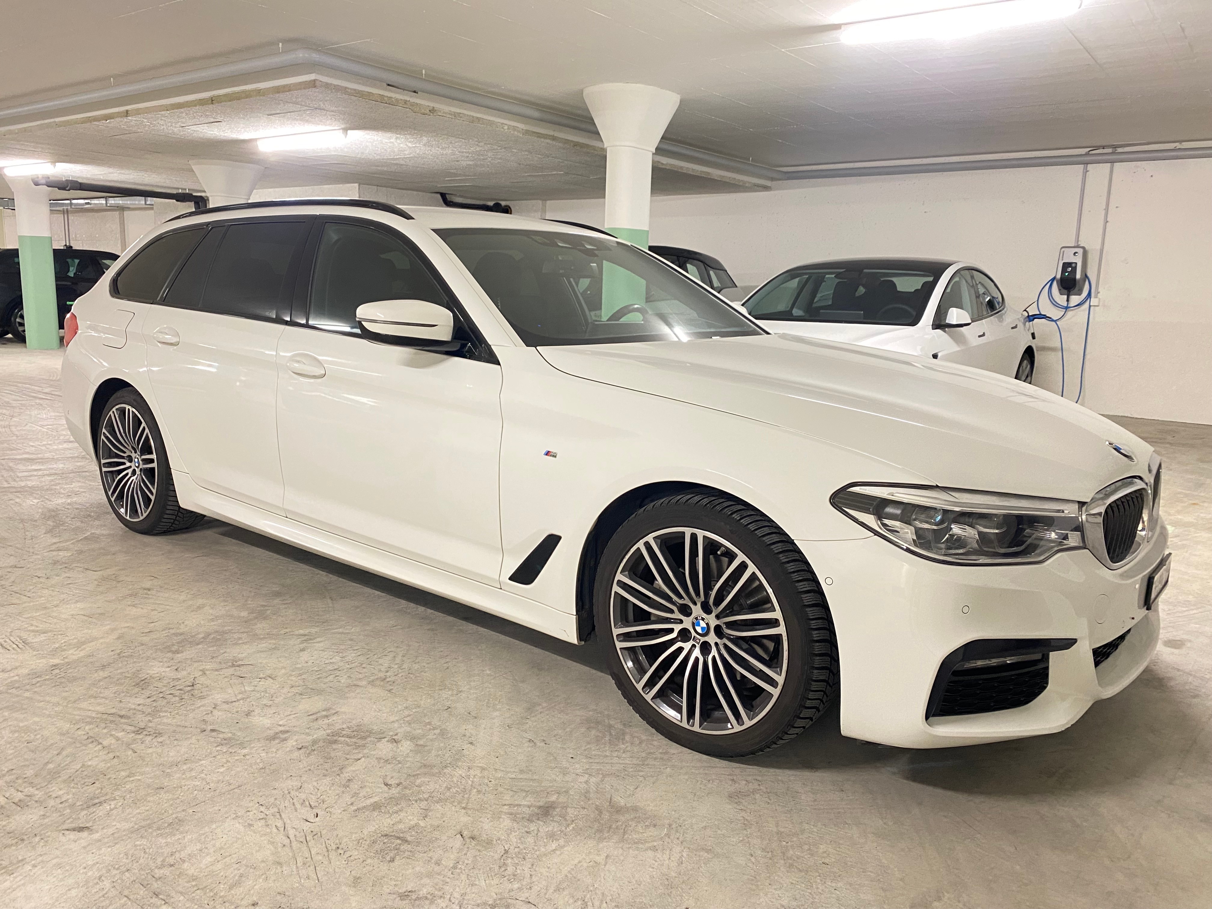 BMW 520d Touring Essential Edition Steptronic