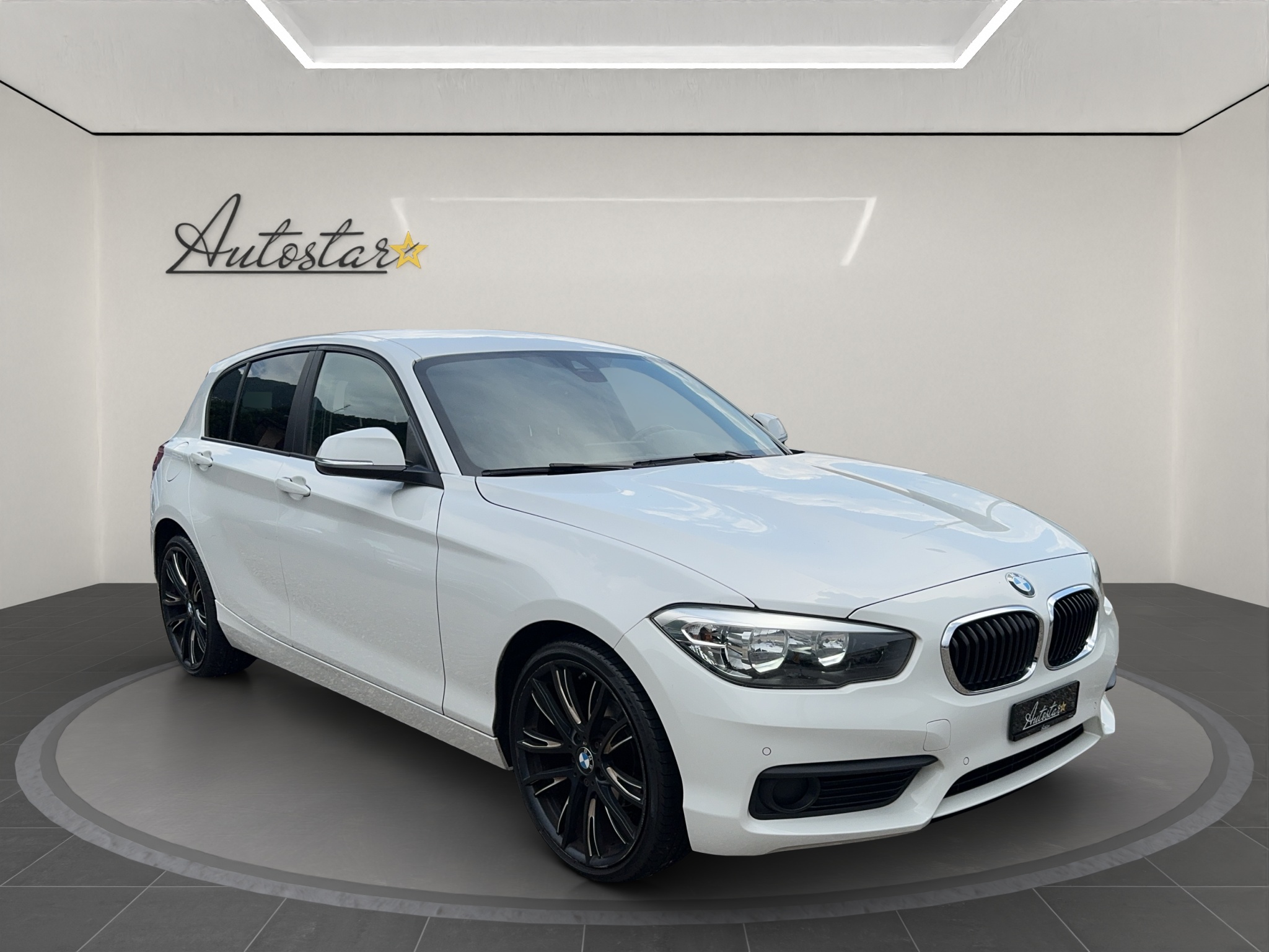 BMW 118i Sport Line Steptronic