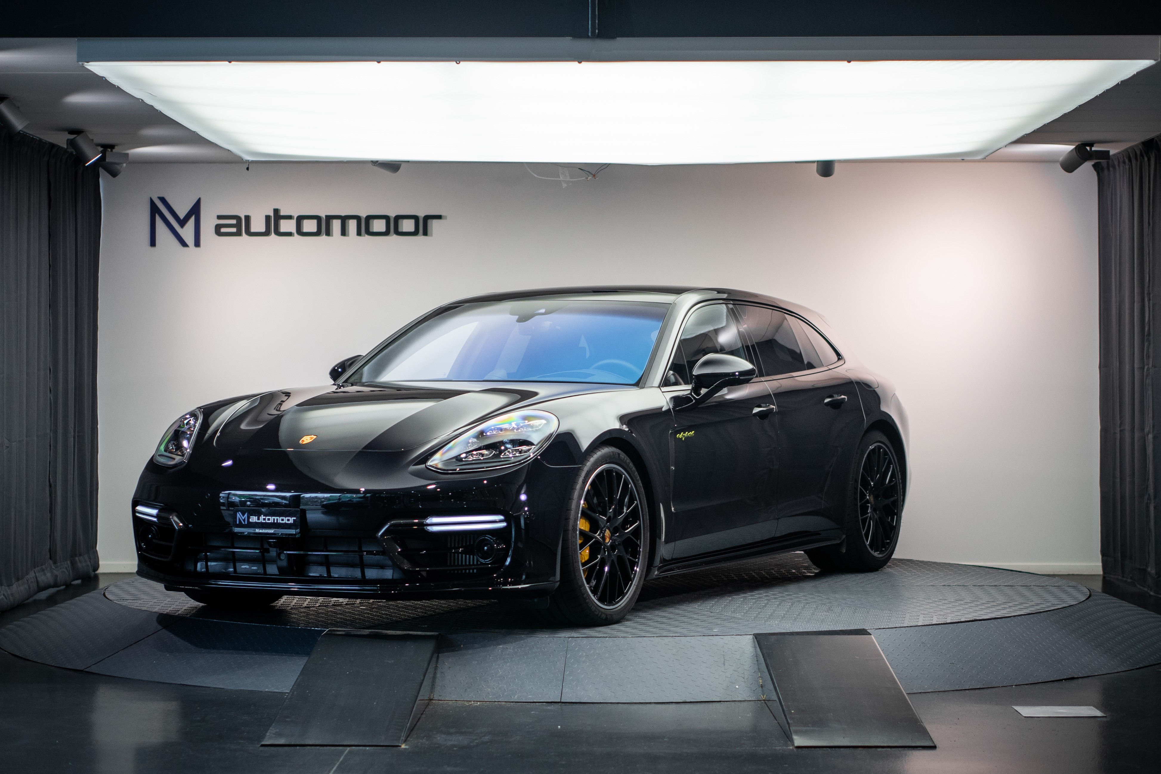 PORSCHE Panamera Turbo S E-Hybrid Sport Turismo PDK *CH-Fahrzeug* *Carbon Paket* *Rear Seat Entertainment*