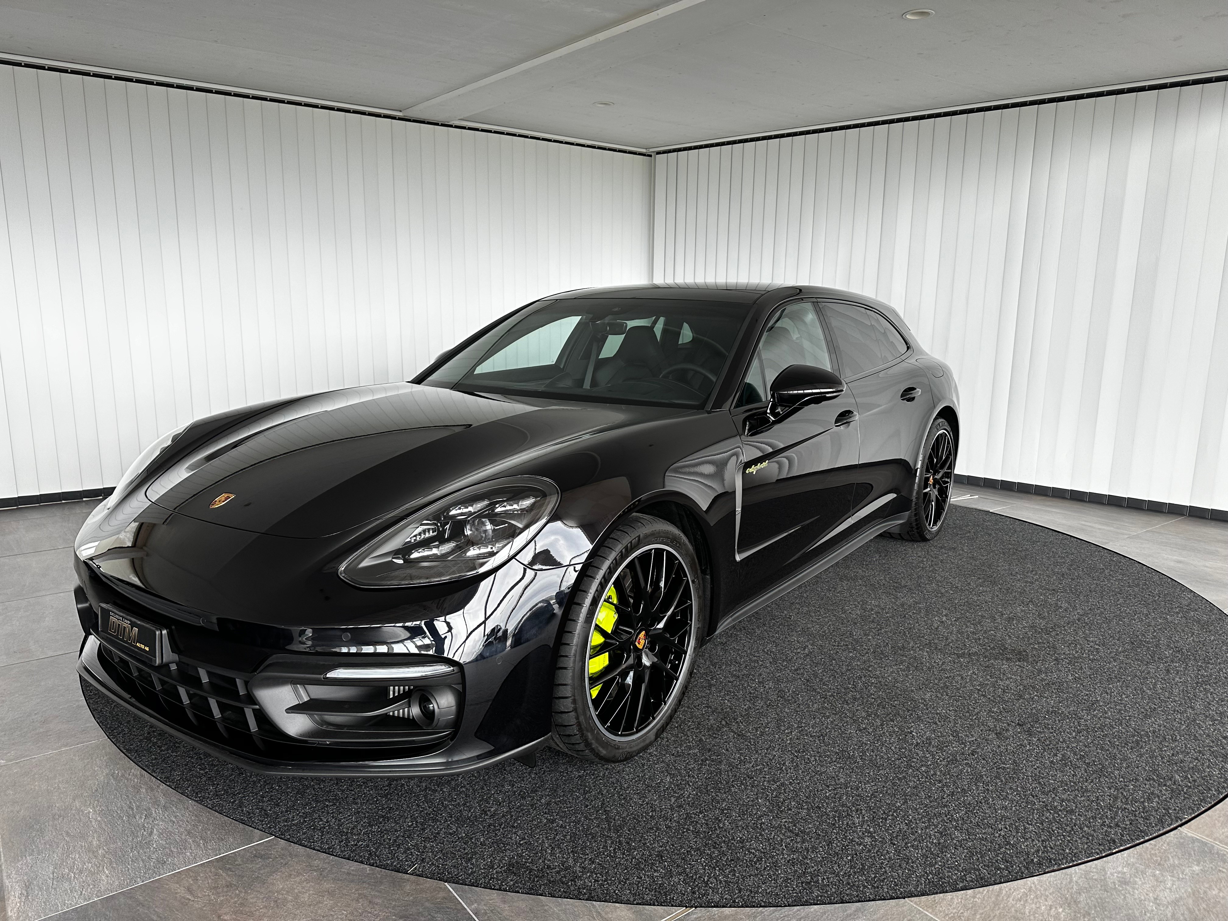 PORSCHE Panamera 4 E-Hybrid Platinum Edition