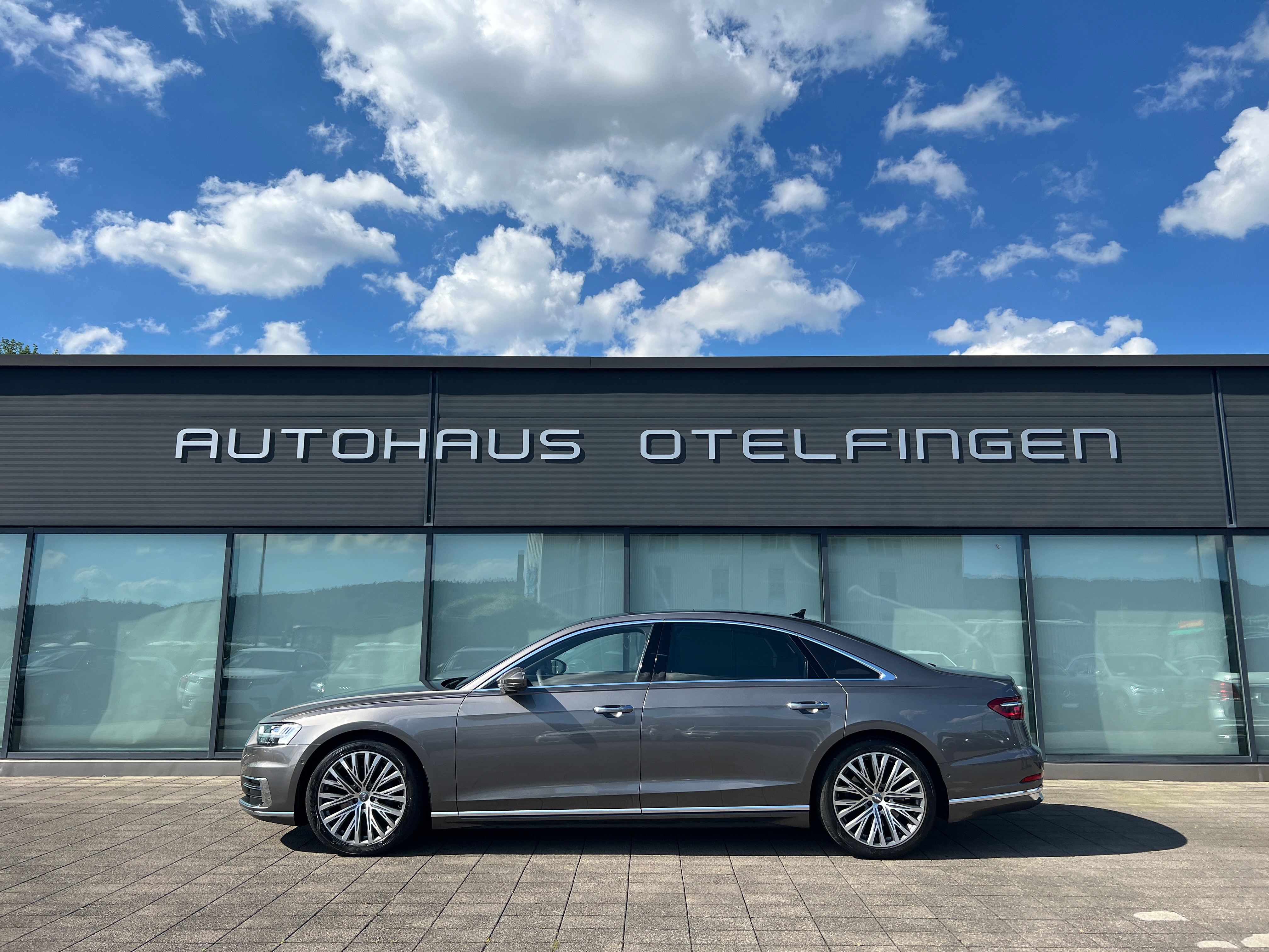 AUDI A8 55 L TFSI quattro tiptronic