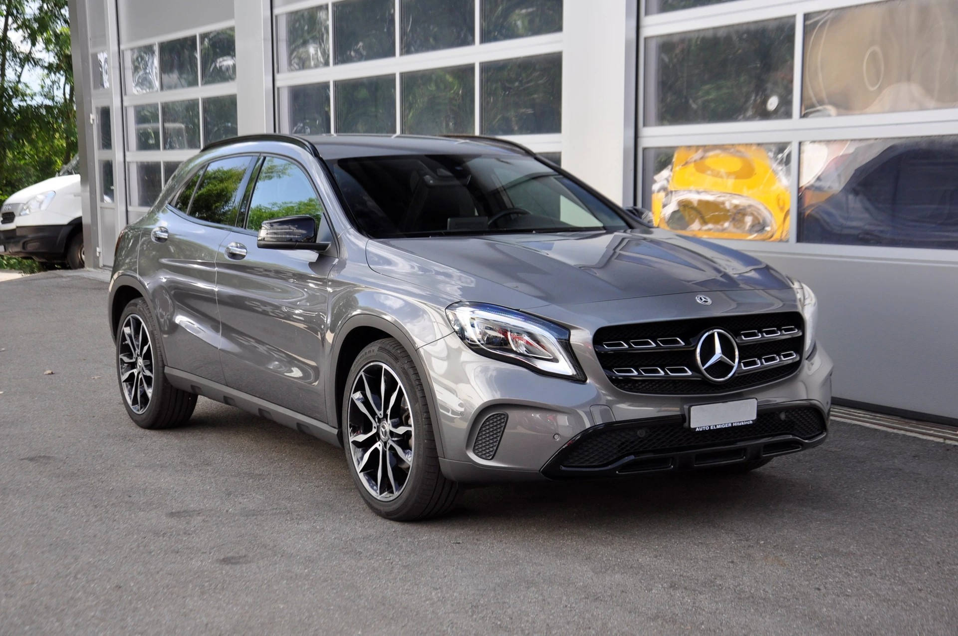 MERCEDES-BENZ GLA 200 Night Star 7G-DCT