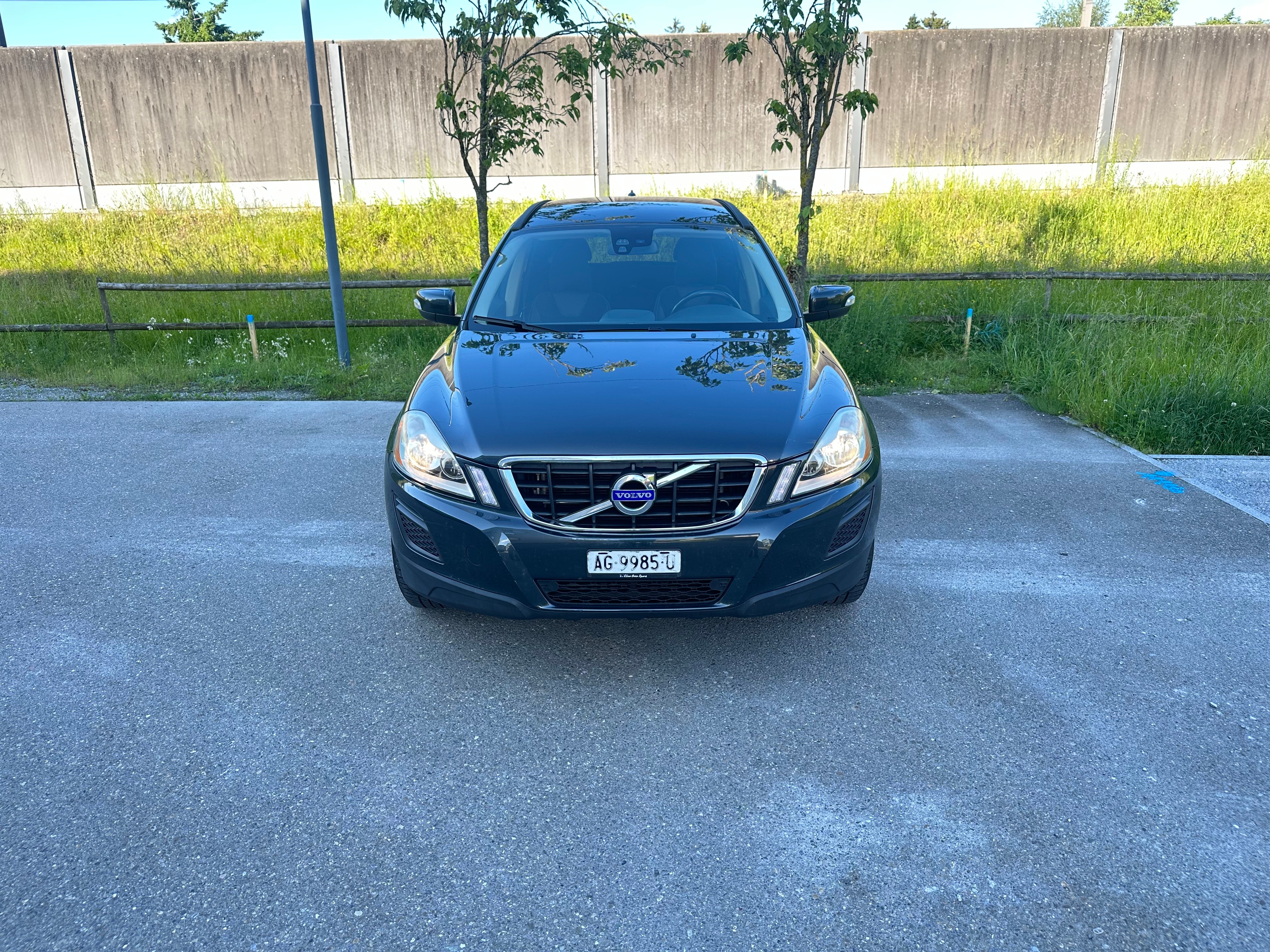 VOLVO XC60 2.0T Kinetic Powershift