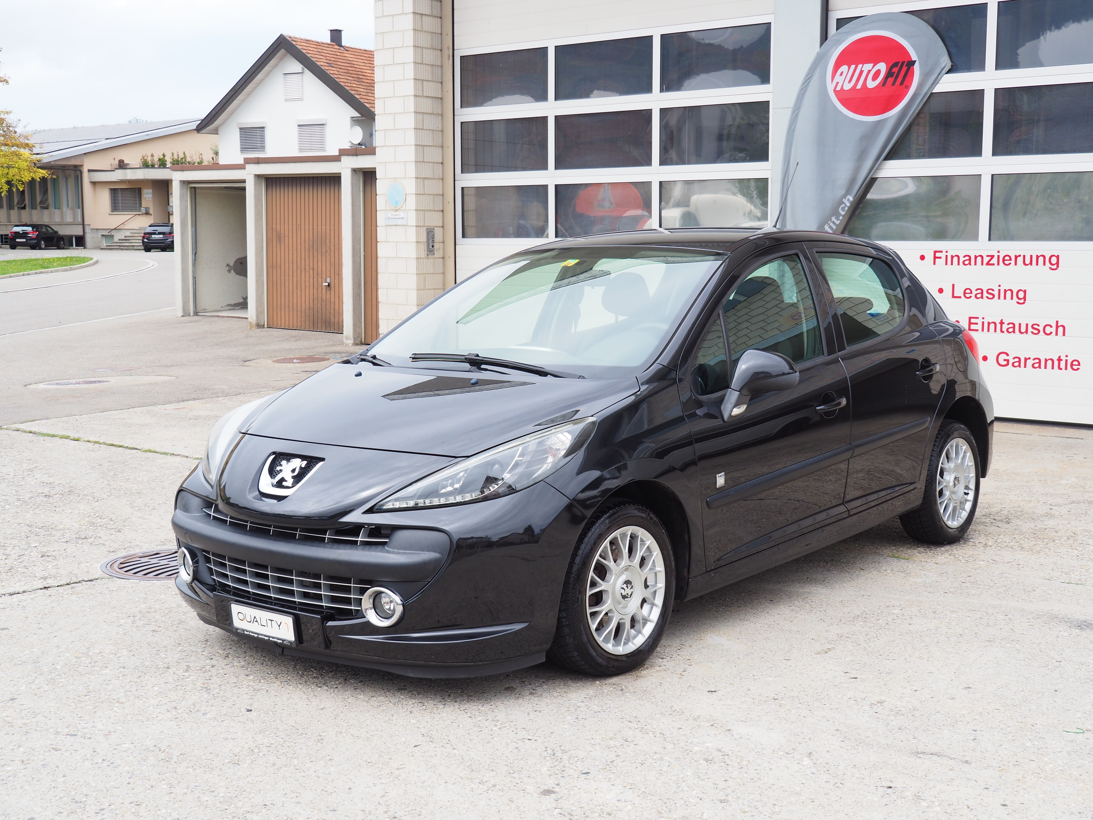 PEUGEOT 207 1.4 16V Swiss Edition