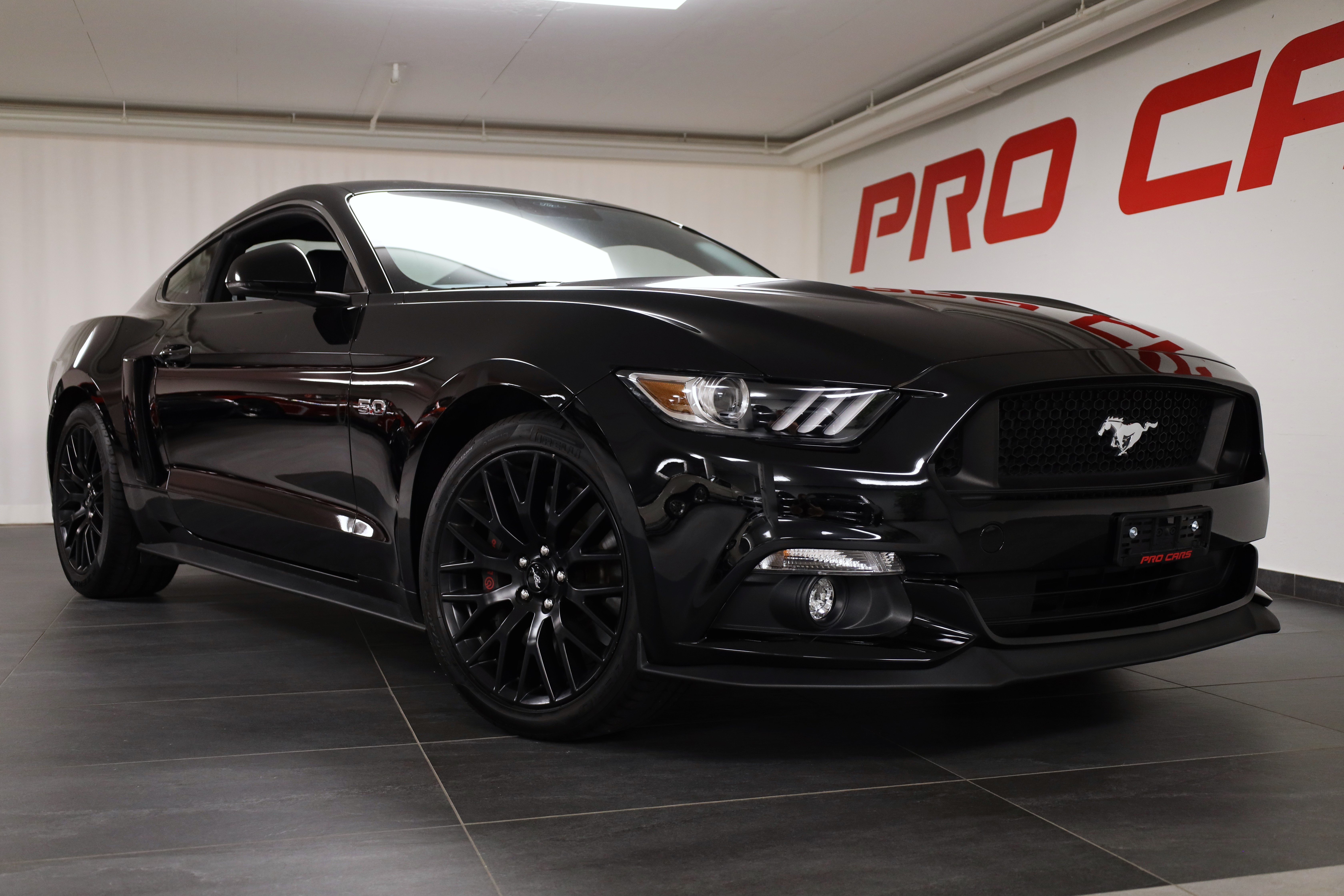 FORD Mustang Fastback 5.0 V8 GT Automat