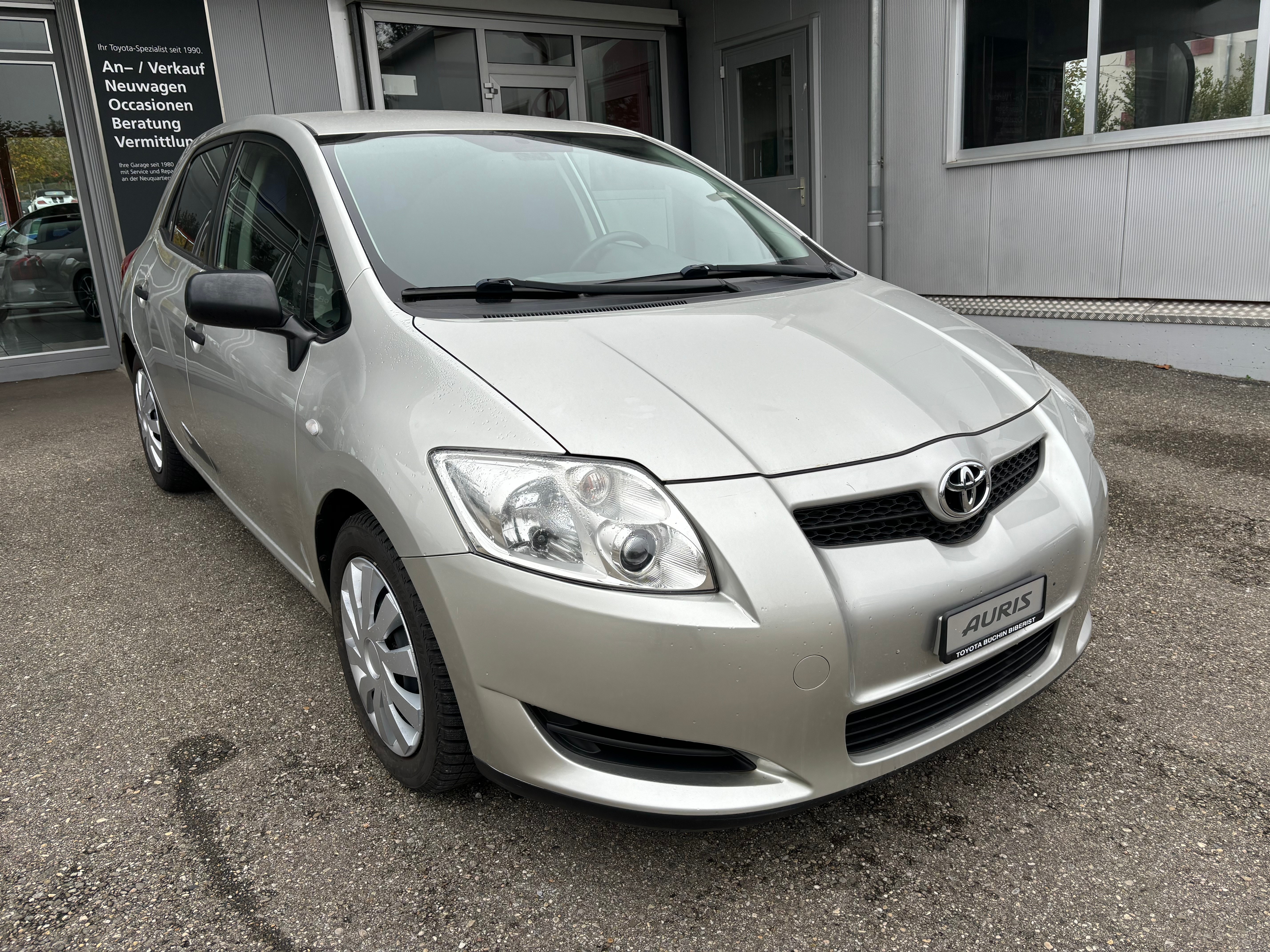 TOYOTA Auris 1.6 Linea Luna