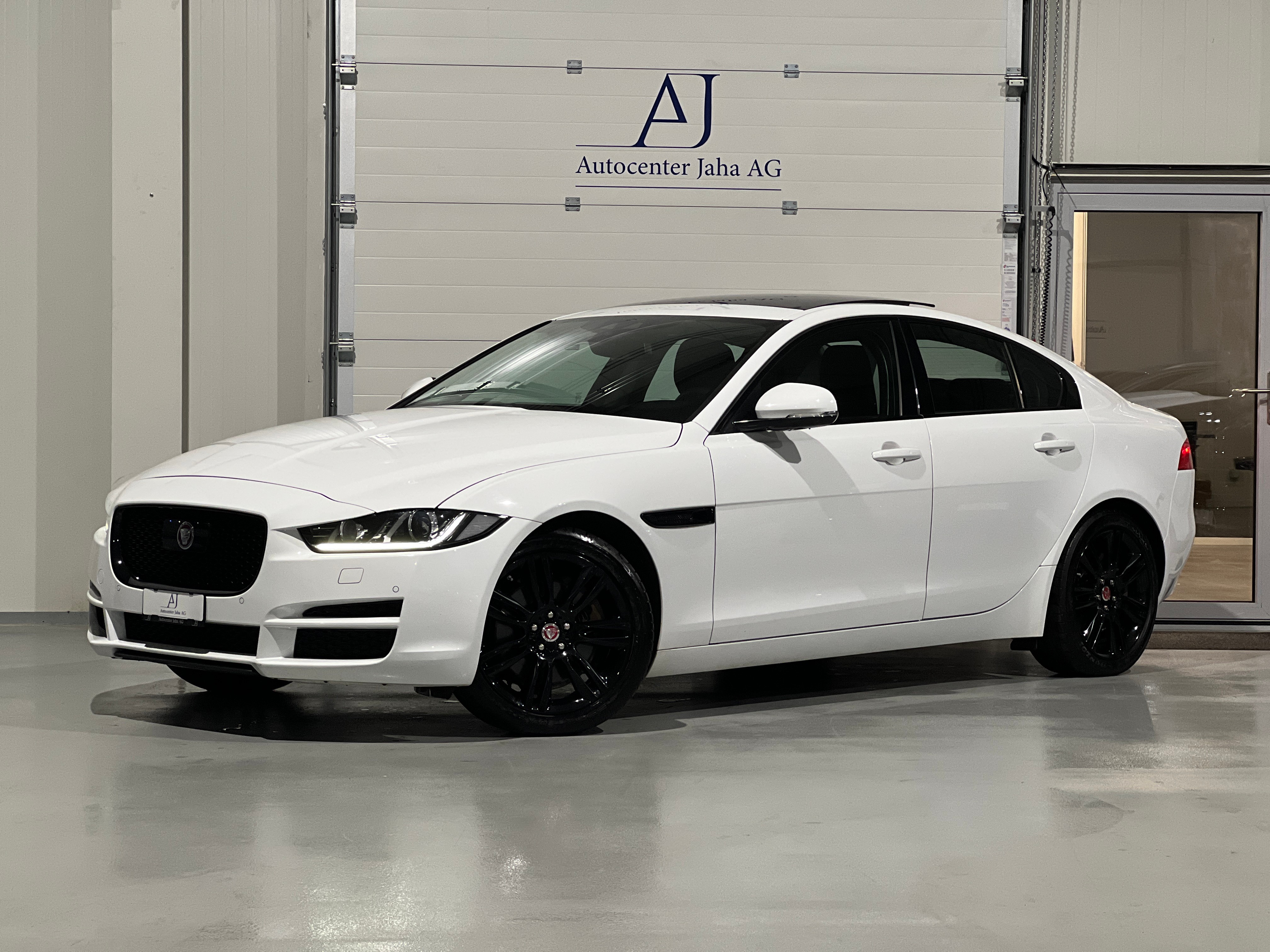 JAGUAR XE 20d Portfolio AWD Automat