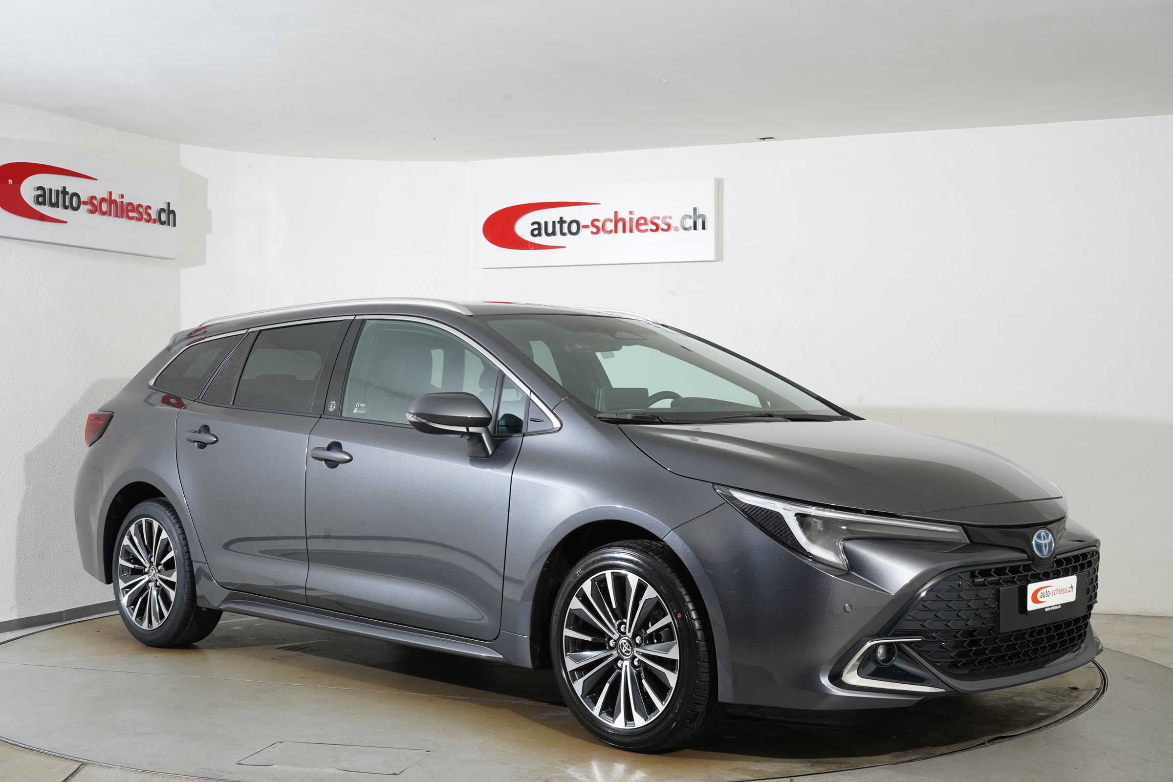 TOYOTA COROLLA Touring Sports 1.8 HSD e-CVT Team D