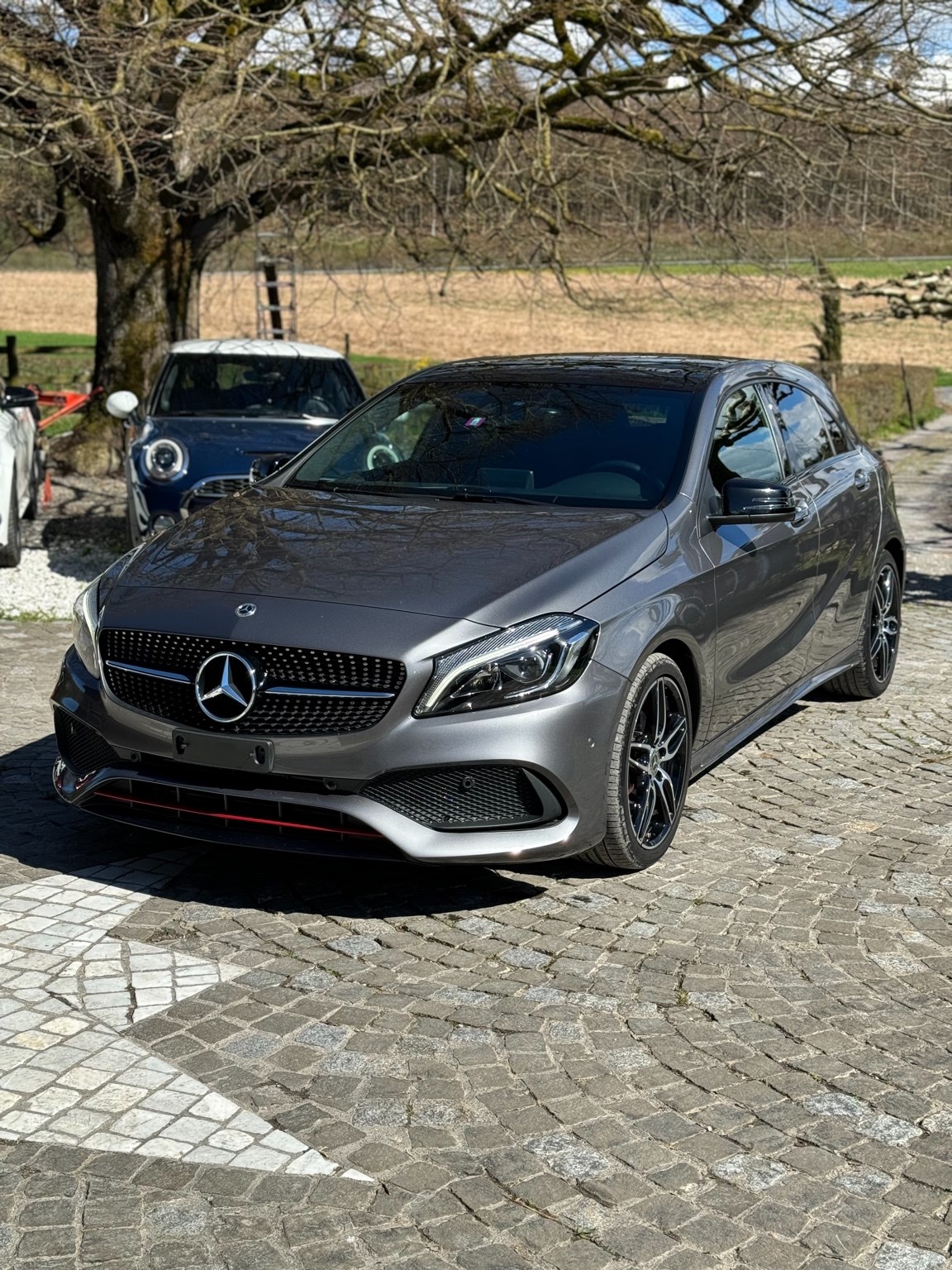 MERCEDES-BENZ A 200 AMG Line