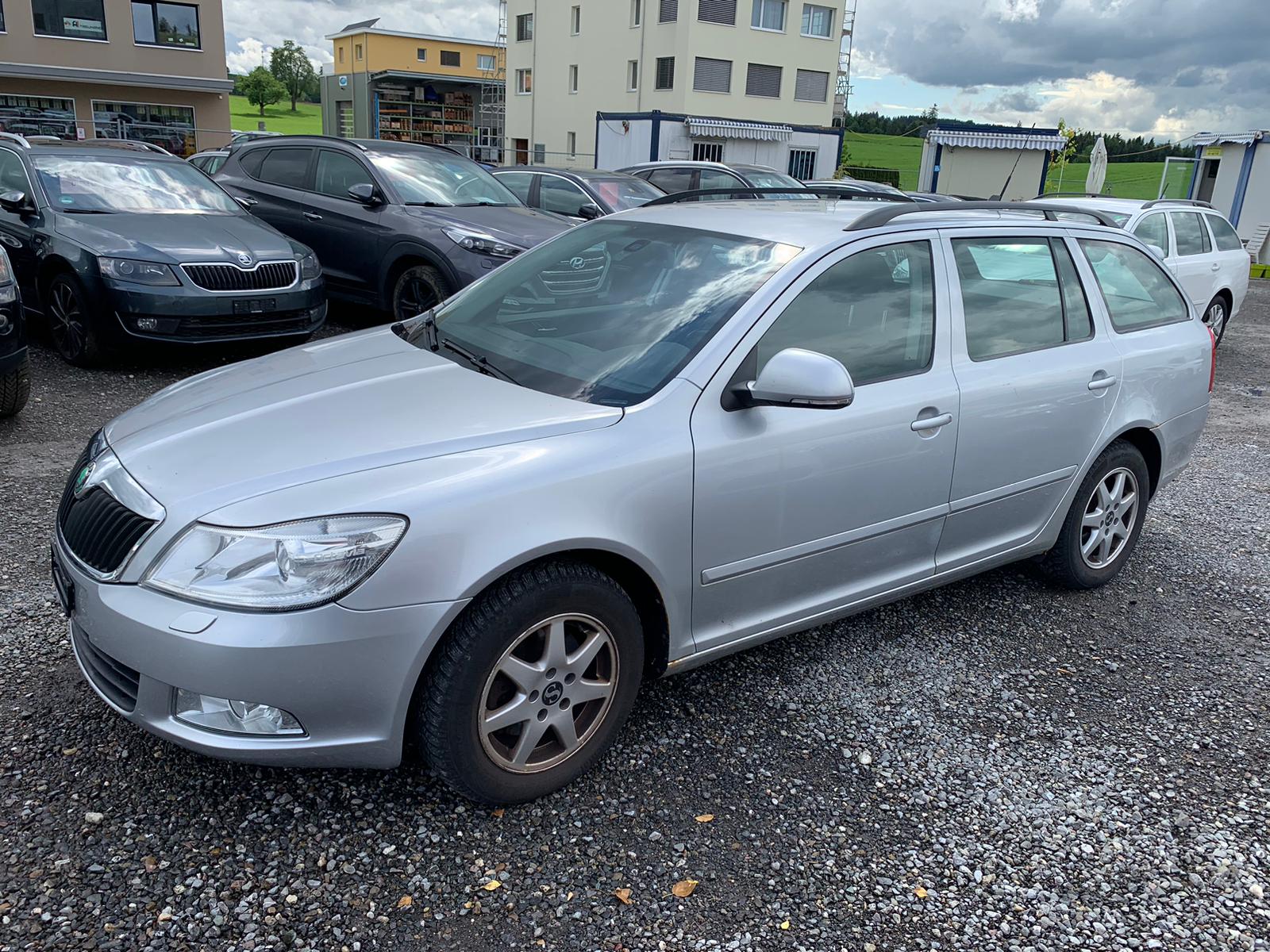 SKODA Octavia Combi 2.0 TDI Elegance DSG