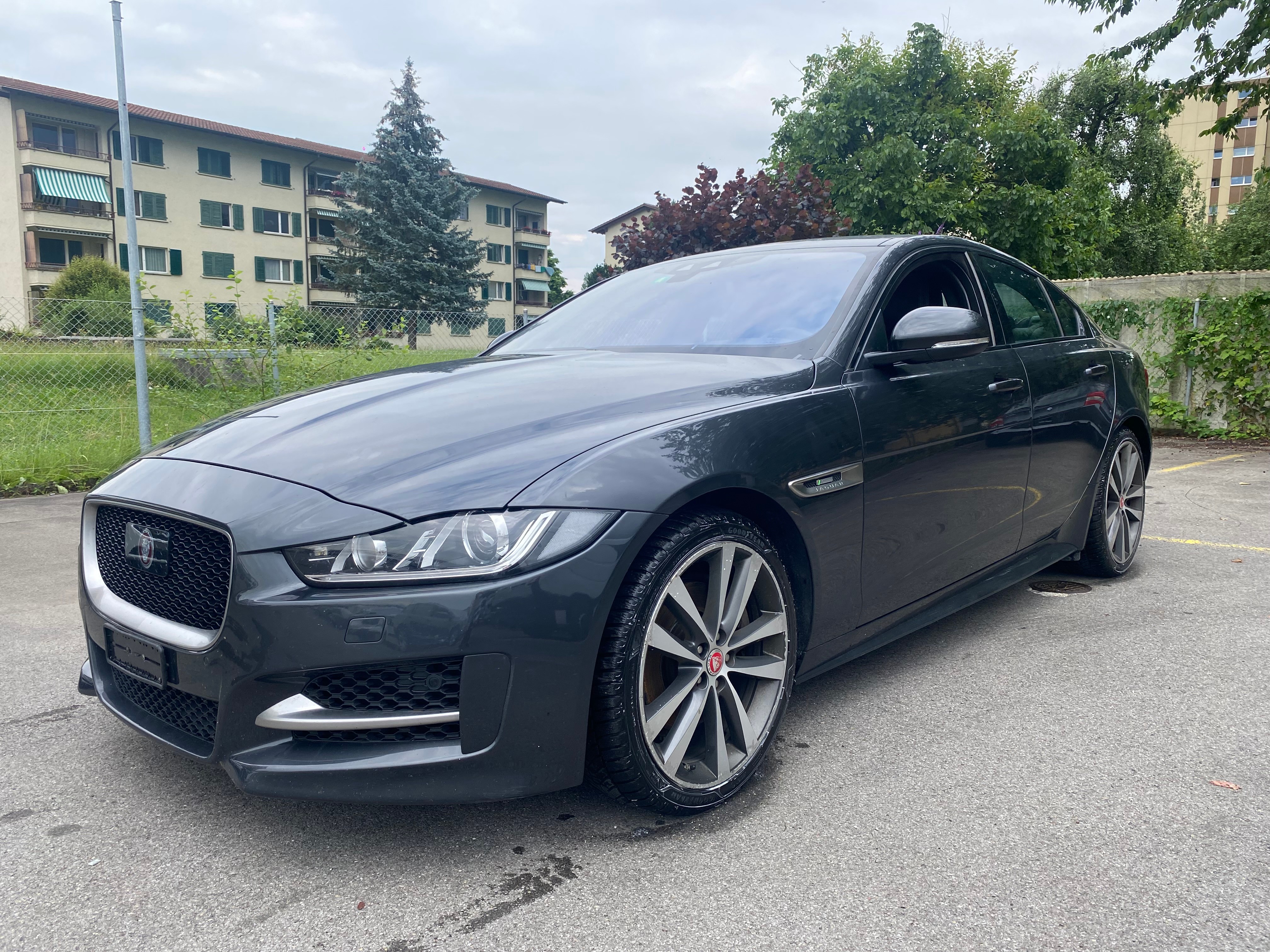 JAGUAR XE 20d R-Sport AWD Automat