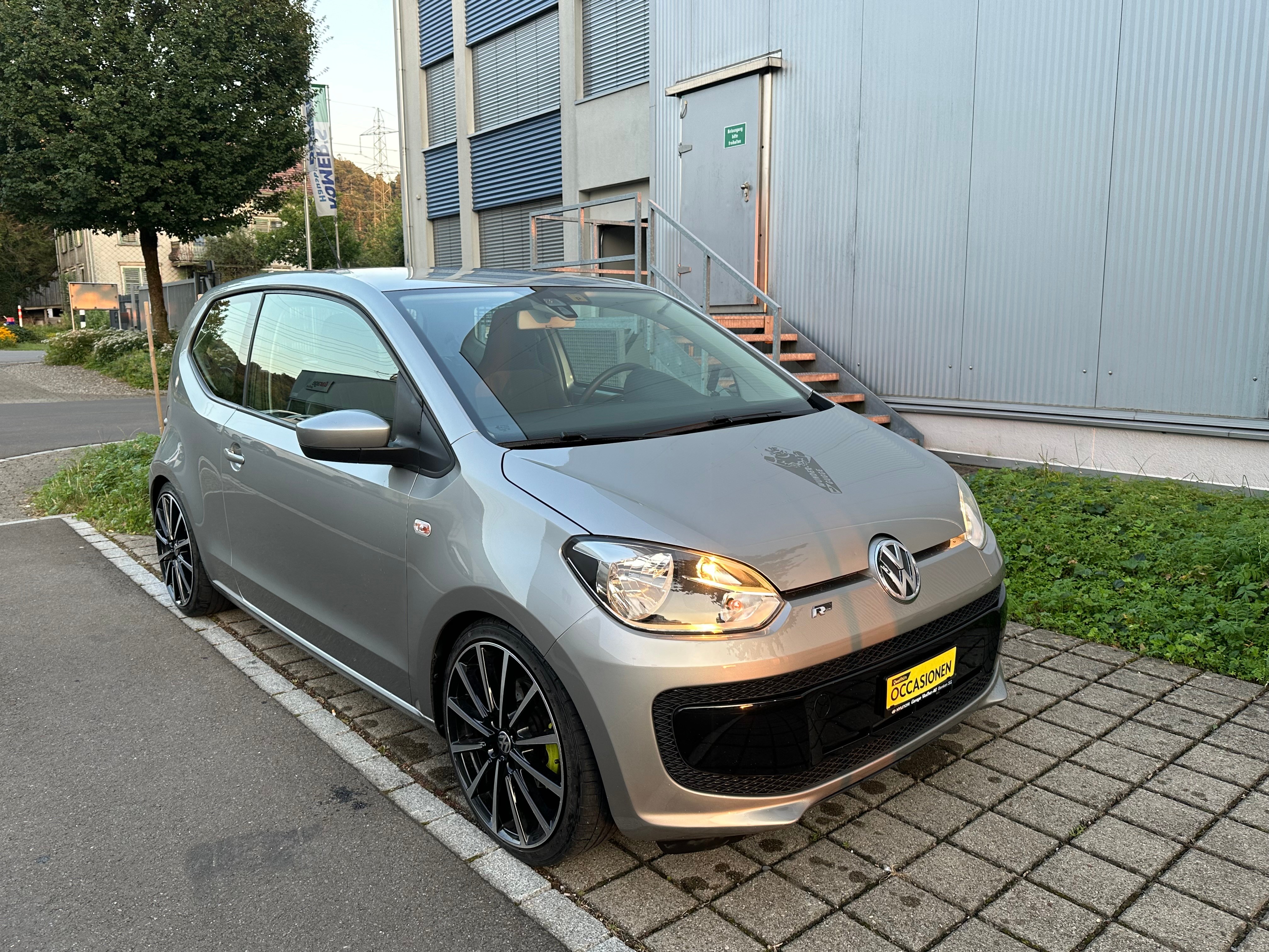 VW Up 1.0 high up