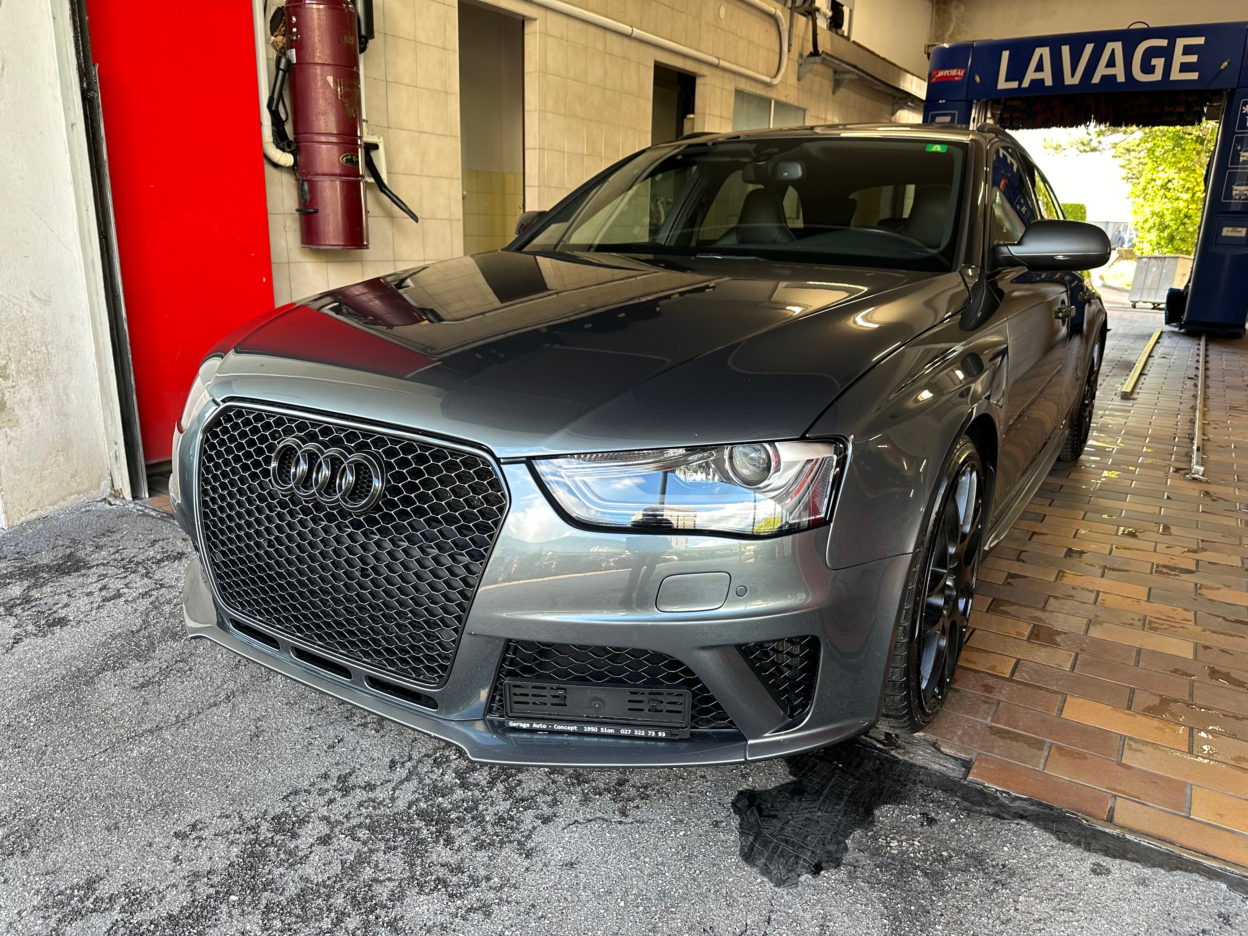 AUDI RS4 Avant 4.2 FSI V8 quattro S-tronic