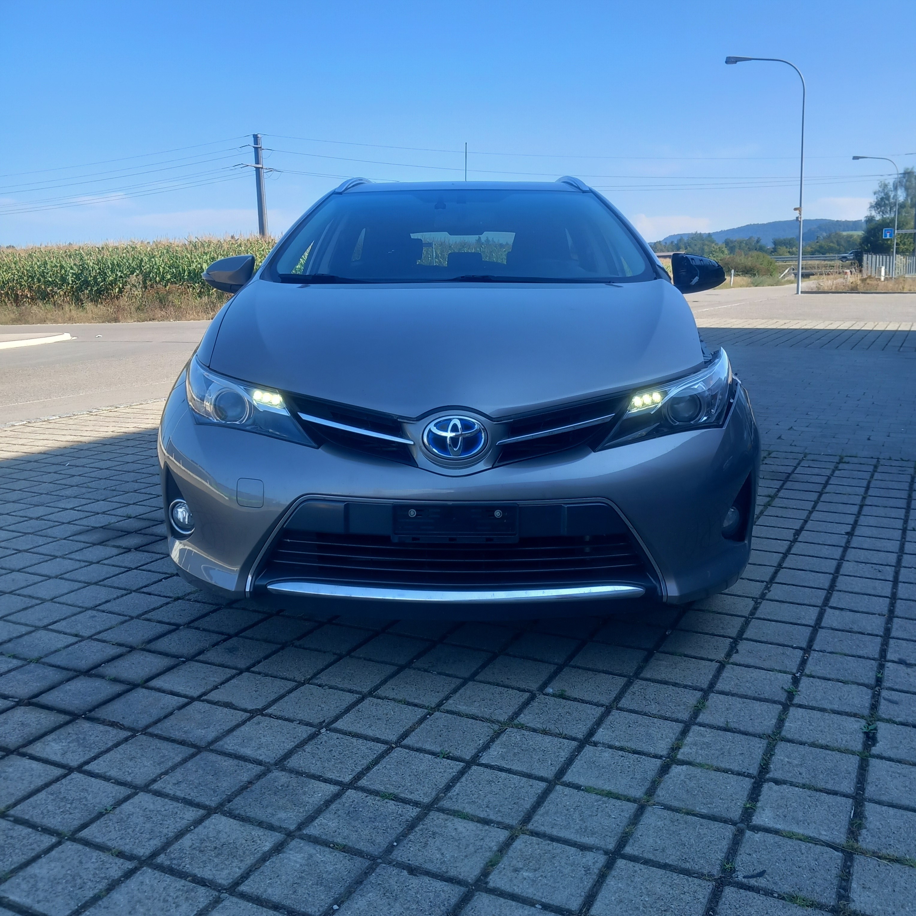 TOYOTA Auris Touring Sports 1.8 16V HSD Linea Luna