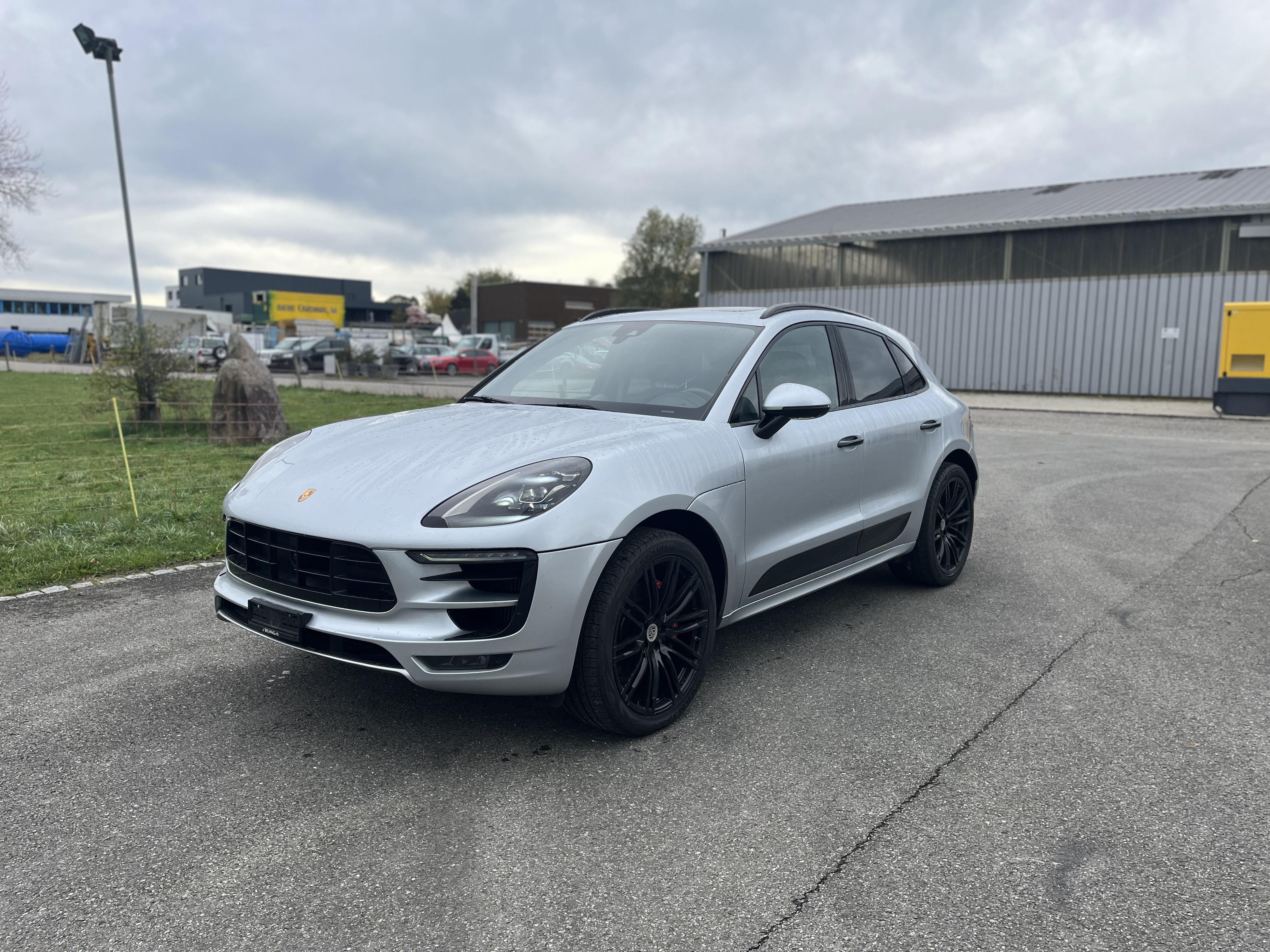 PORSCHE Macan Turbo PDK