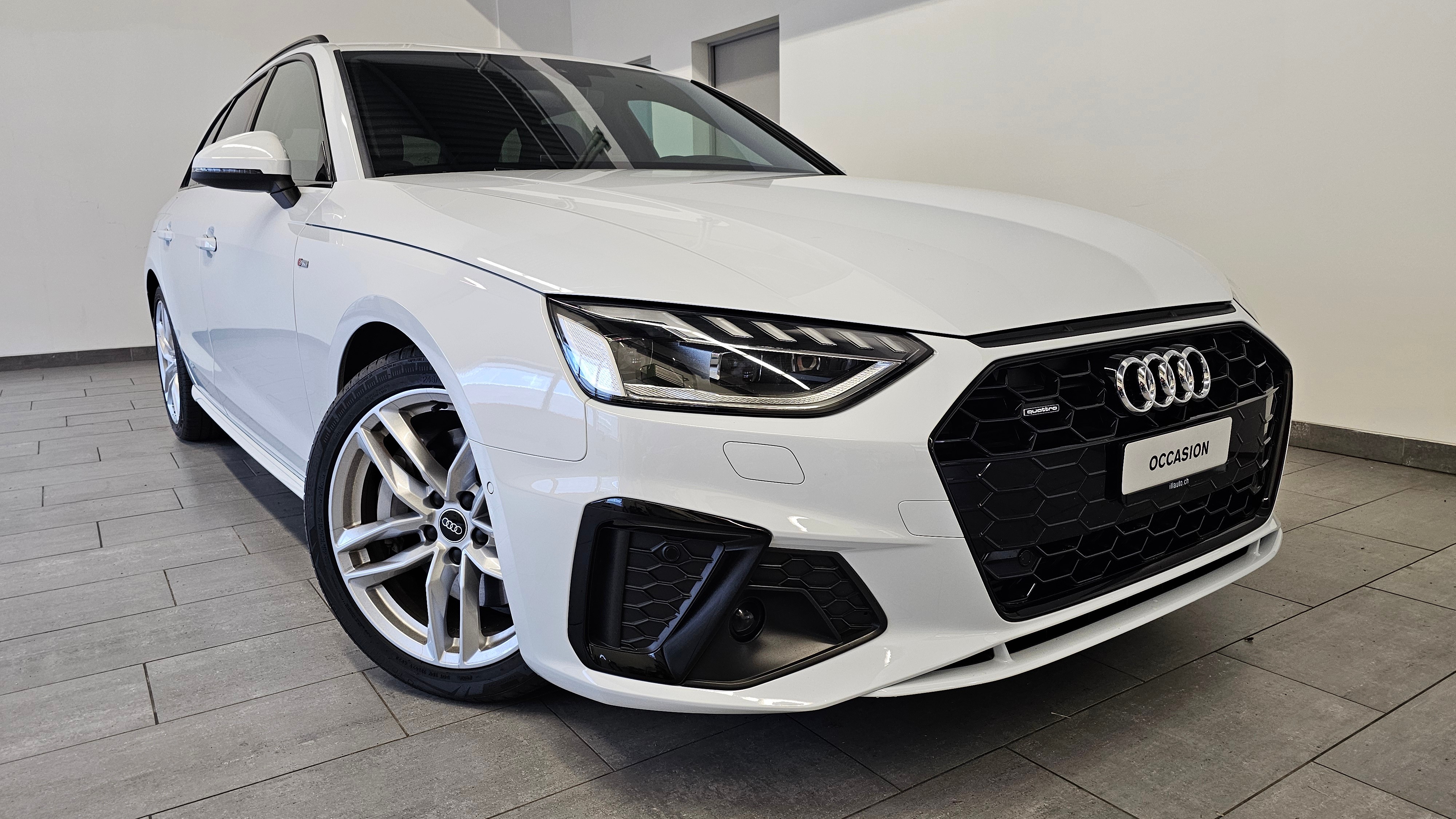 AUDI A4 Avant 45 TFSI S line S-tronic quattro